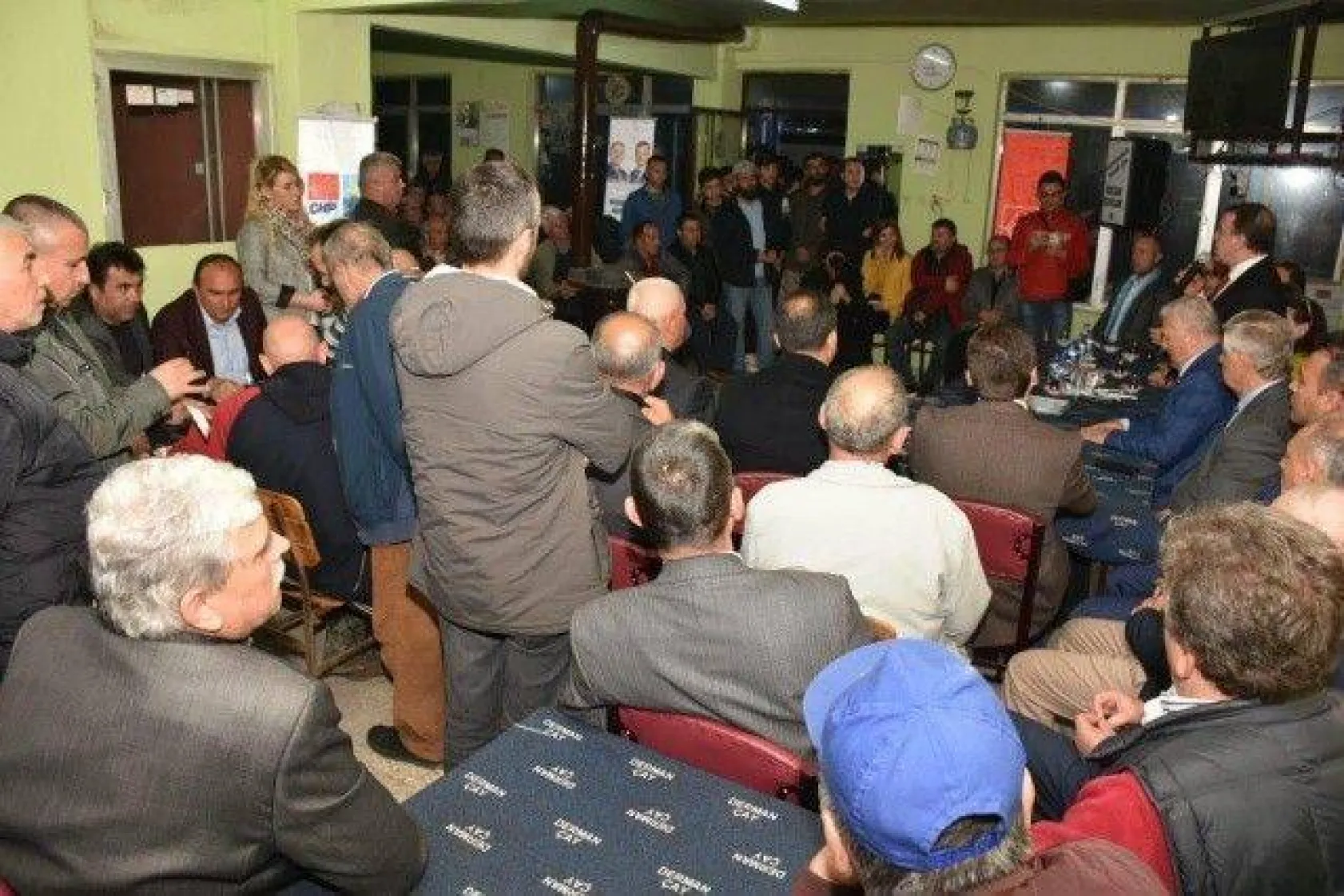 Işıklar Aynı Gece 4 Mahallede Coşkulu kalabalıklarla karşılandı