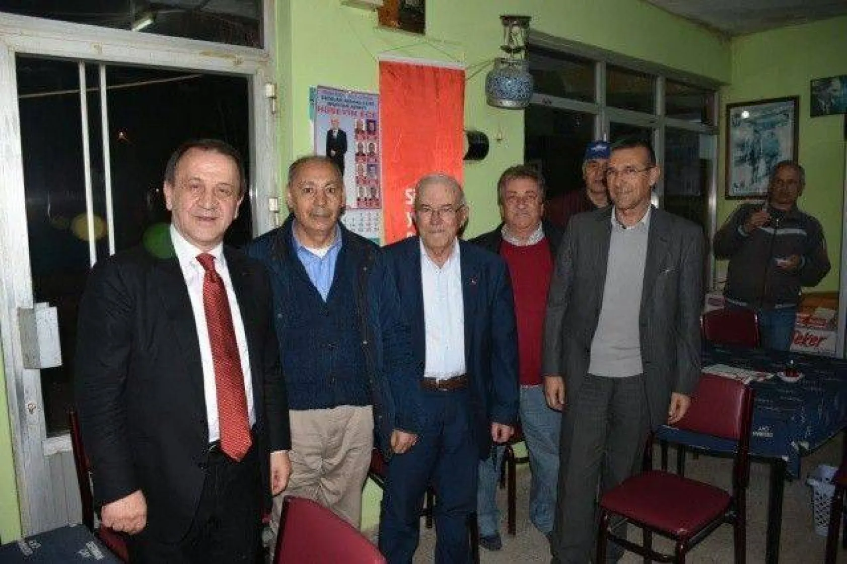 Işıklar Aynı Gece 4 Mahallede Coşkulu kalabalıklarla karşılandı