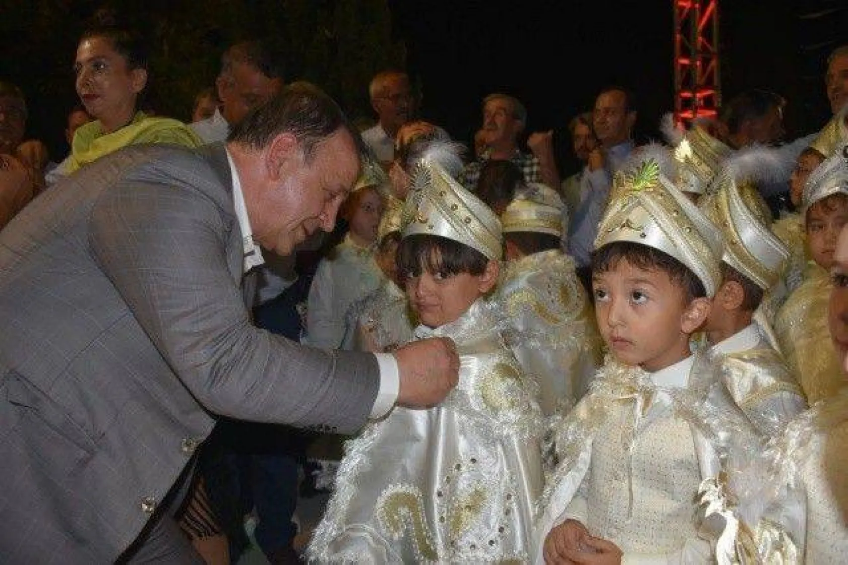 60 Çocuk Erkekliğe İlk Adımlarını Attı