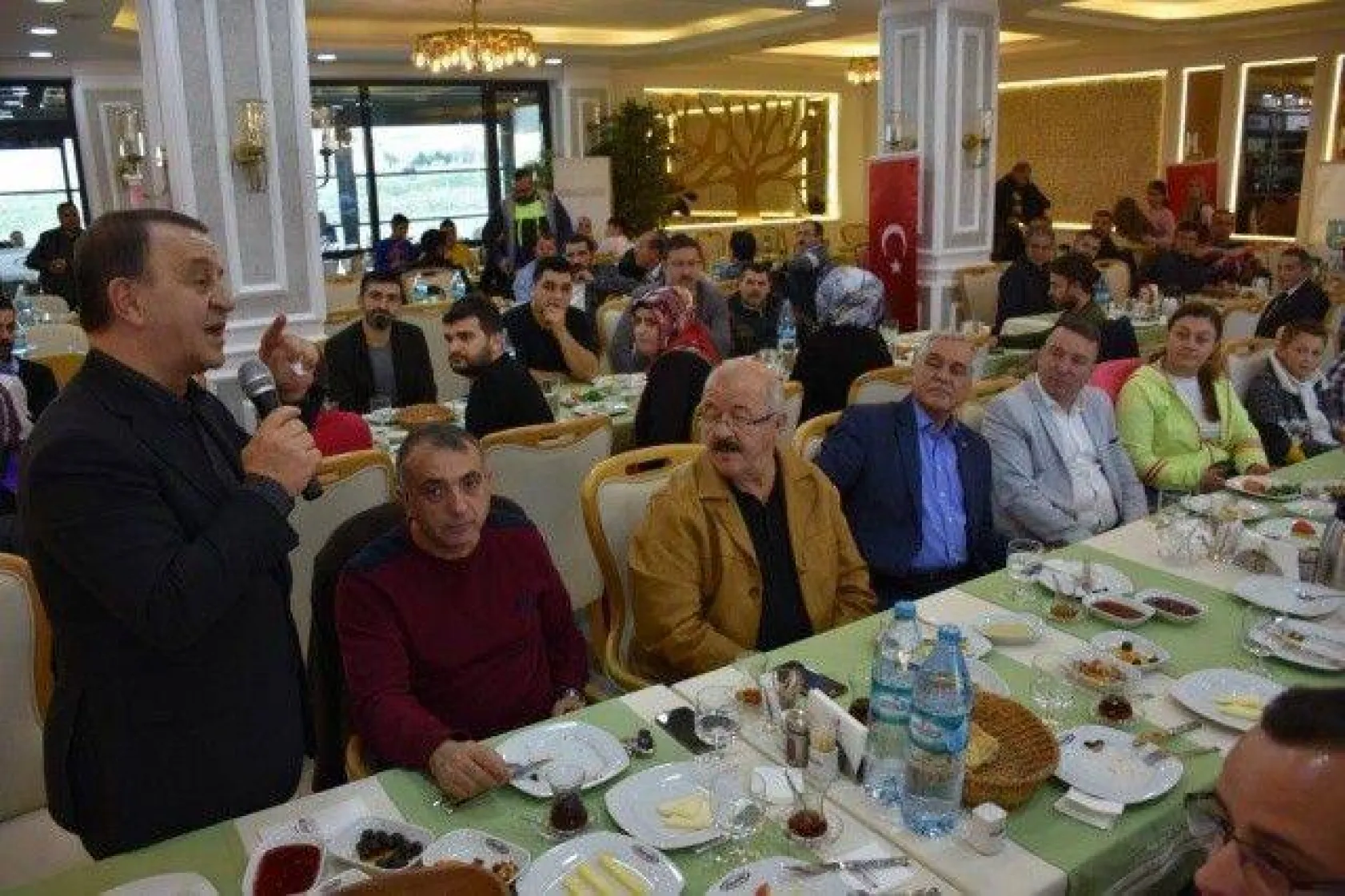 Kadın ve Erkek Kuaförleri Kahvaltıda Buluştu