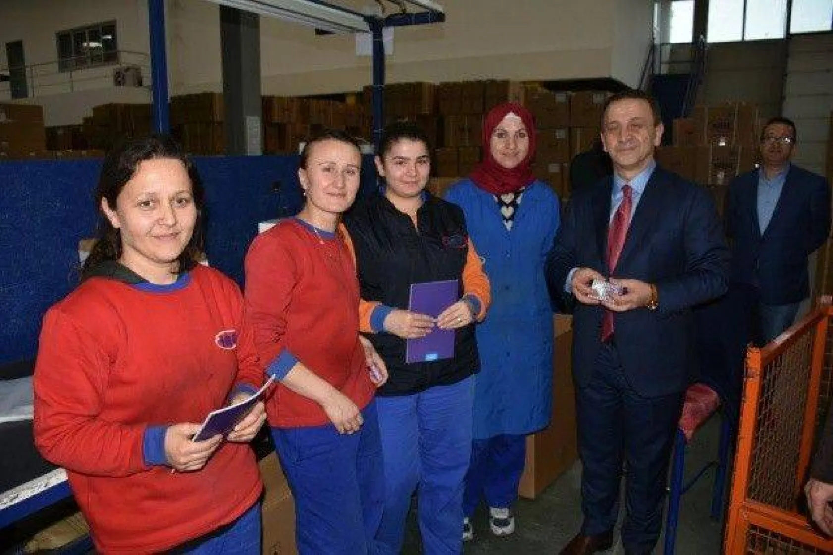 Emekçi kadınlara görev başında ziyaret