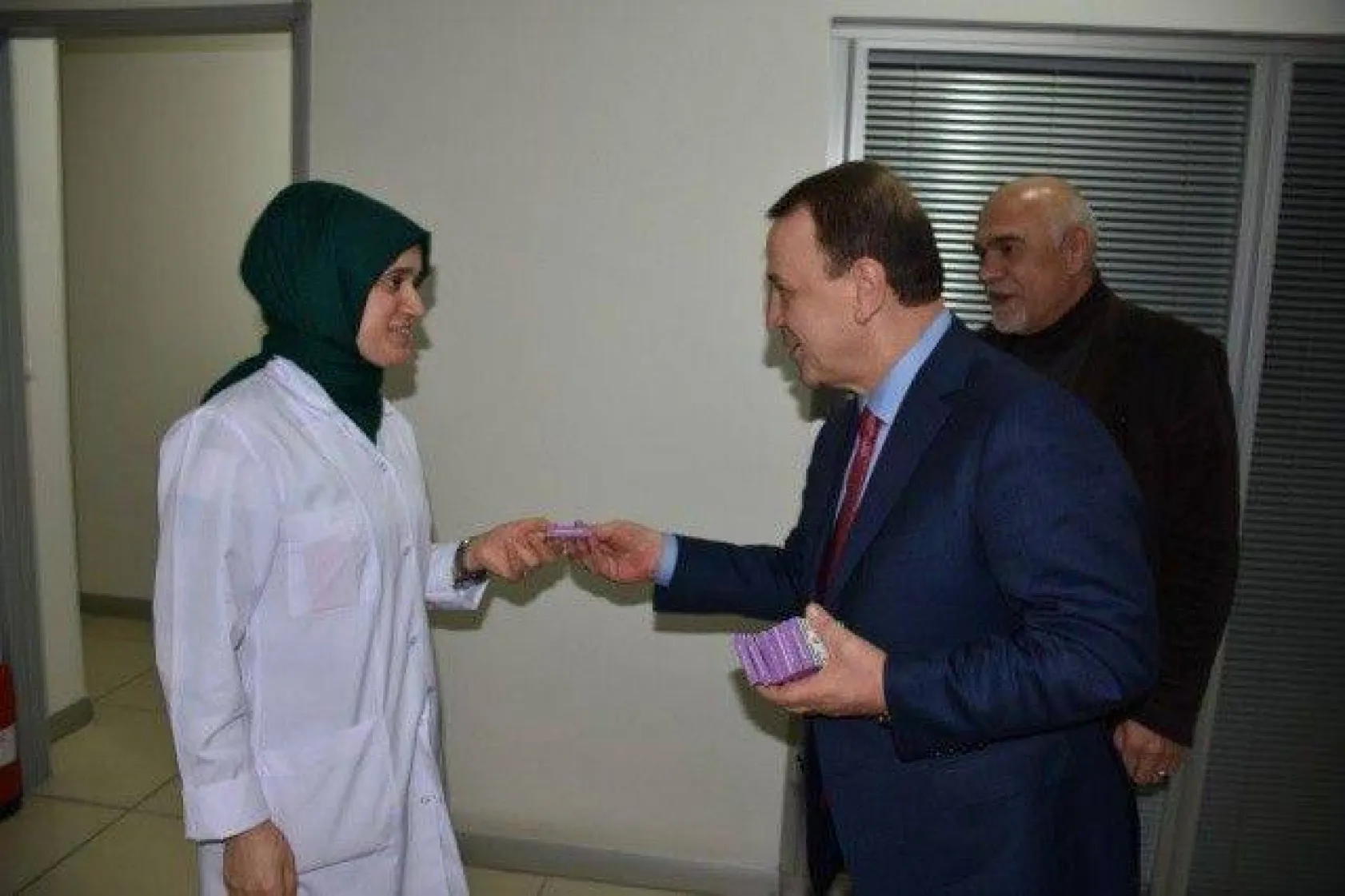 Emekçi kadınlara görev başında ziyaret