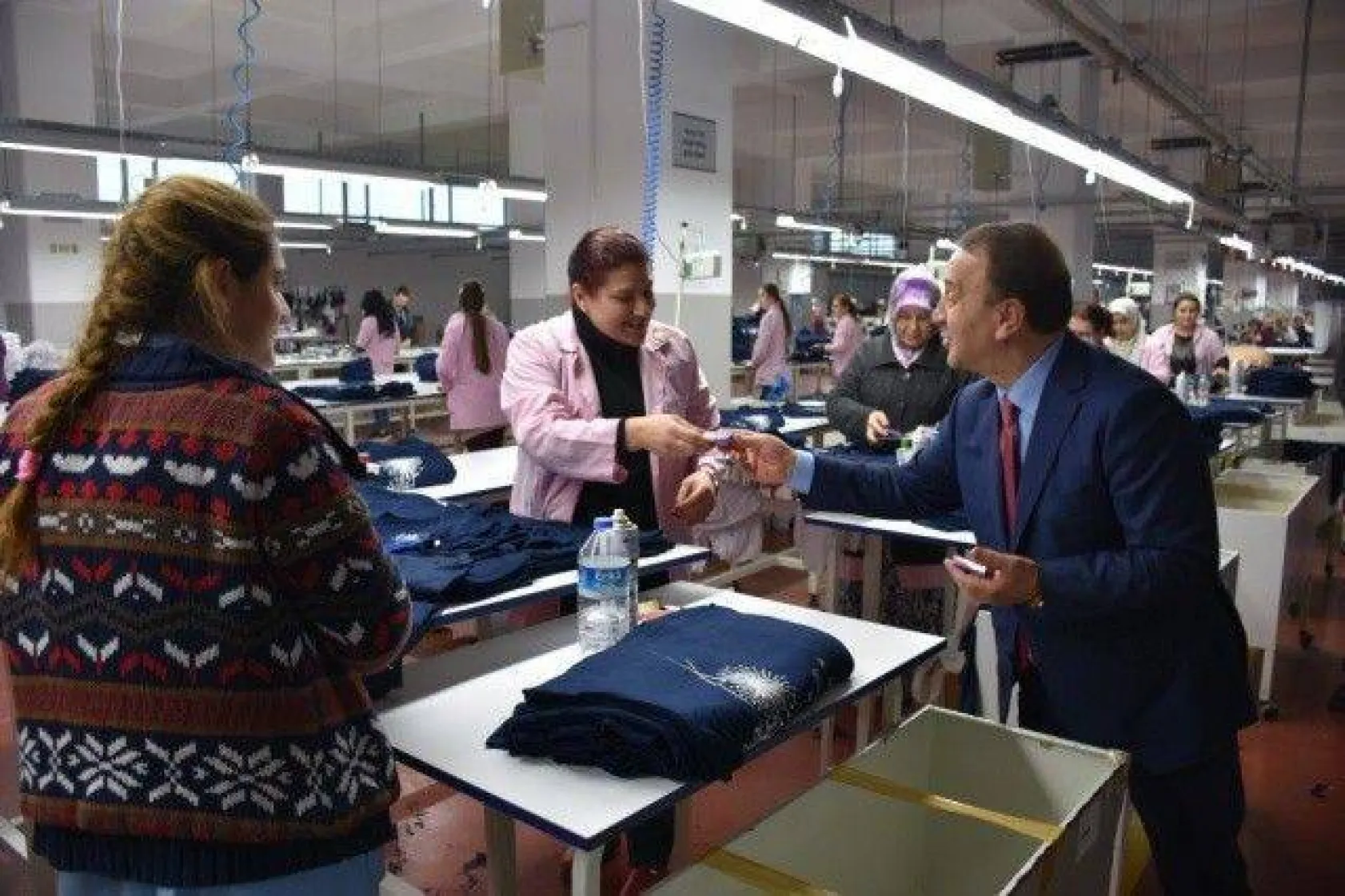 Emekçi kadınlara görev başında ziyaret