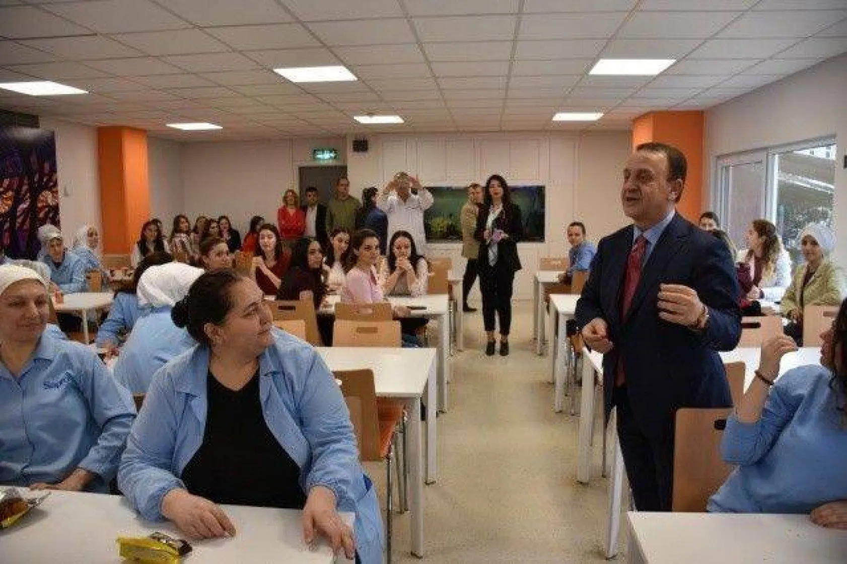 Emekçi kadınlara görev başında ziyaret