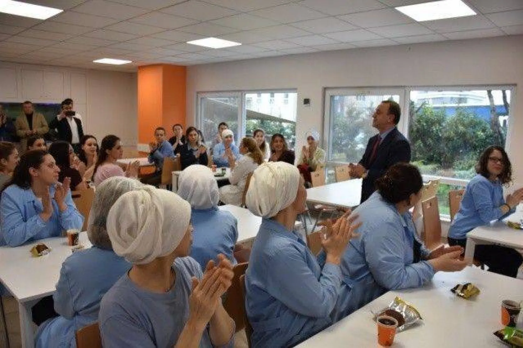 Emekçi kadınlara görev başında ziyaret