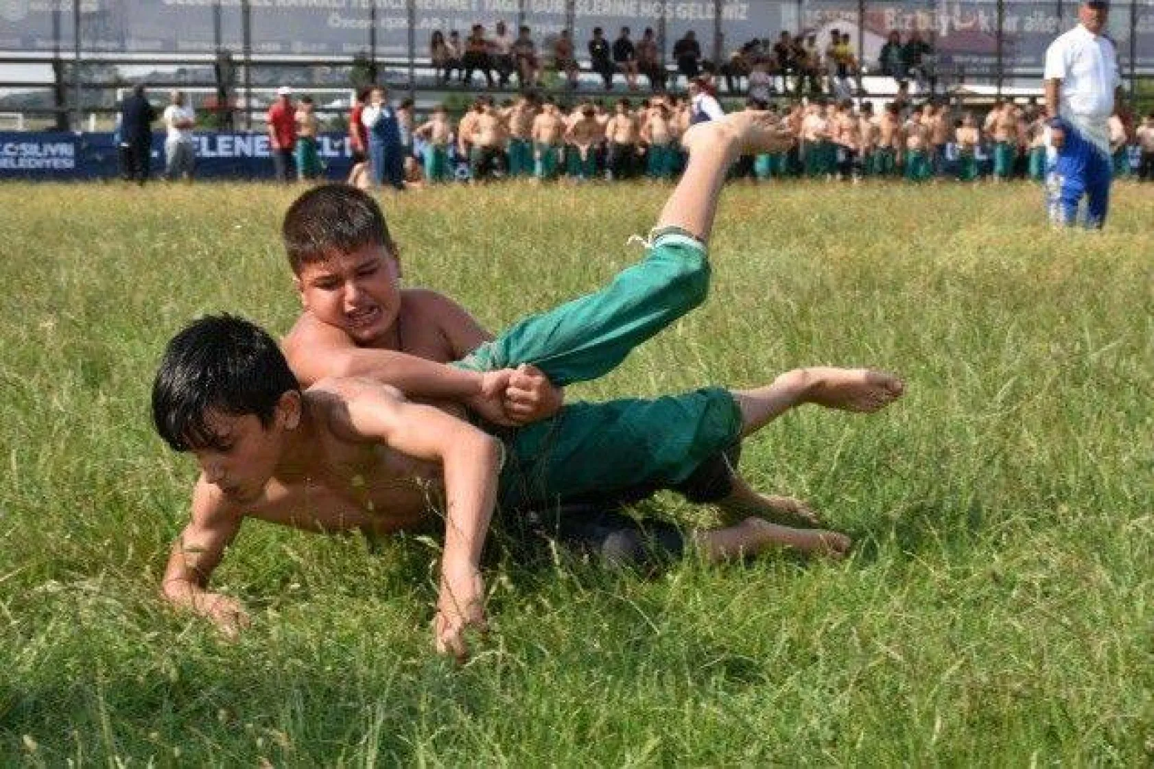 Silivri'de Gece Güreşine Yoğun İlgi