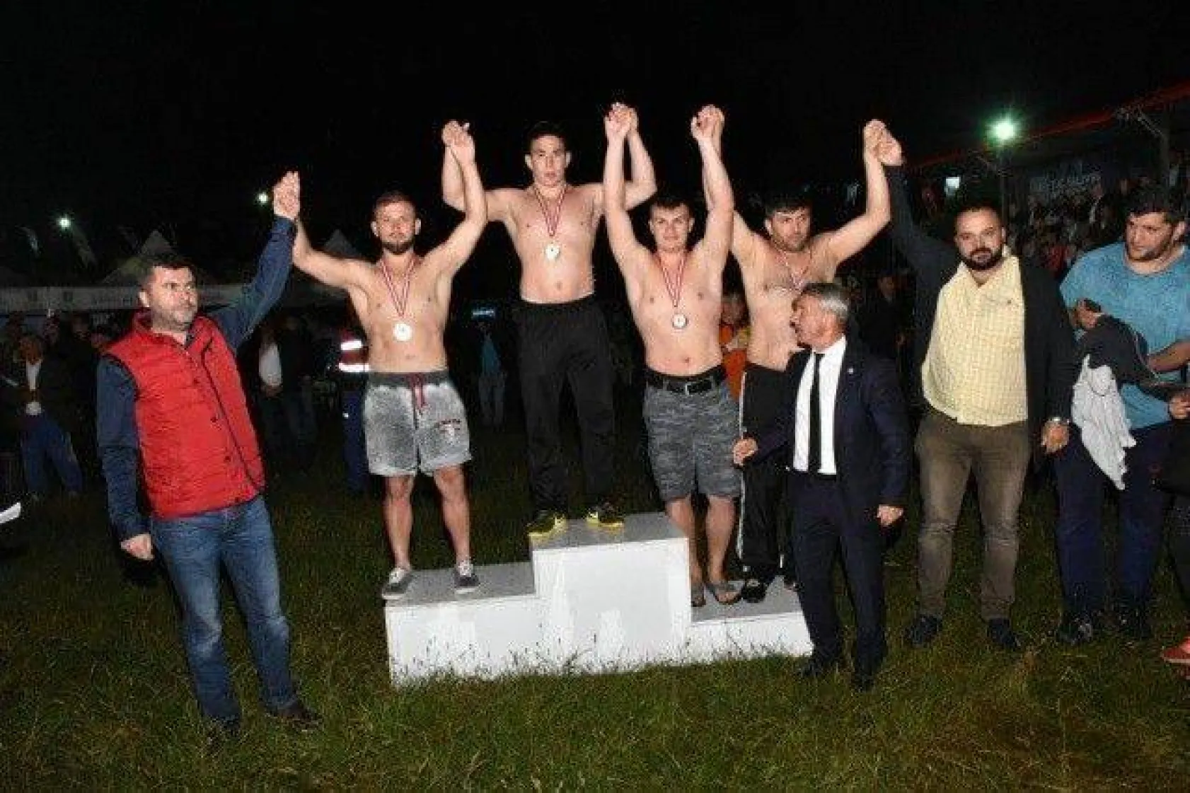 Silivri'de Gece Güreşine Yoğun İlgi