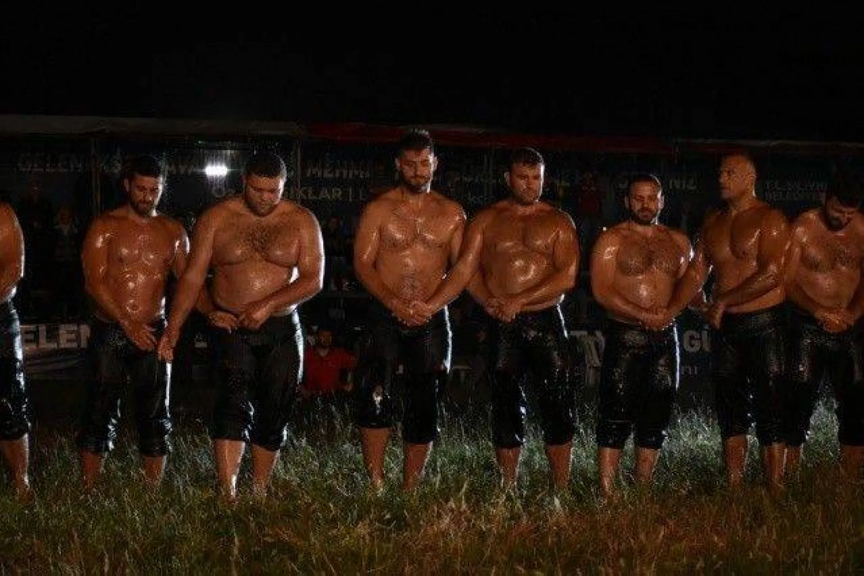 Silivri'de Gece Güreşine Yoğun İlgi