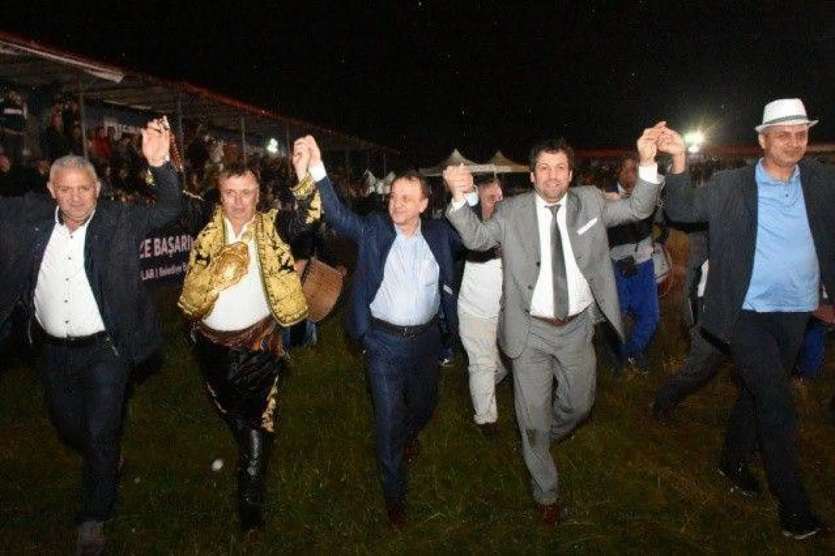 Silivri'de Gece Güreşine Yoğun İlgi