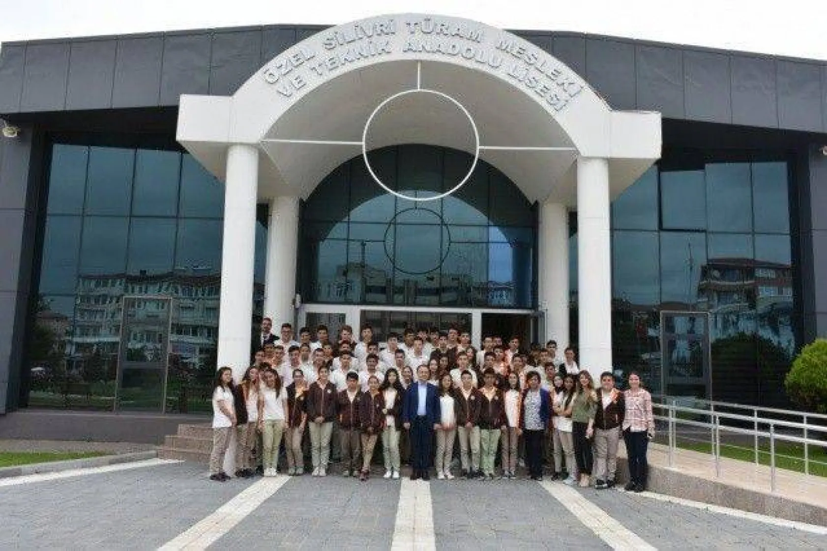 Işıklar'dan Tarım Lisesi öğrencilerine yılsonu hediyesi