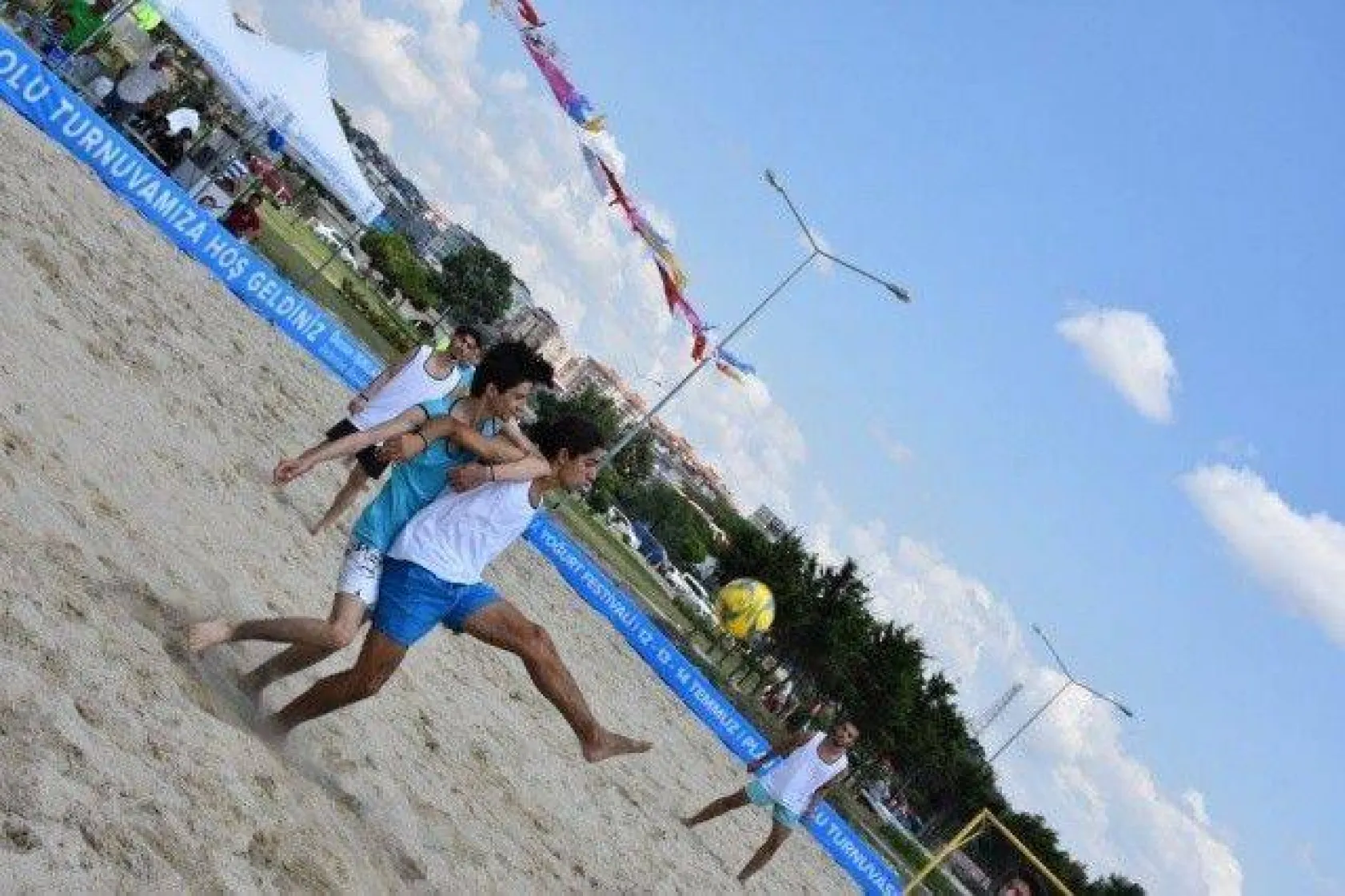 Turnuvalarda Kıyasıya Mücadele Sürüyor