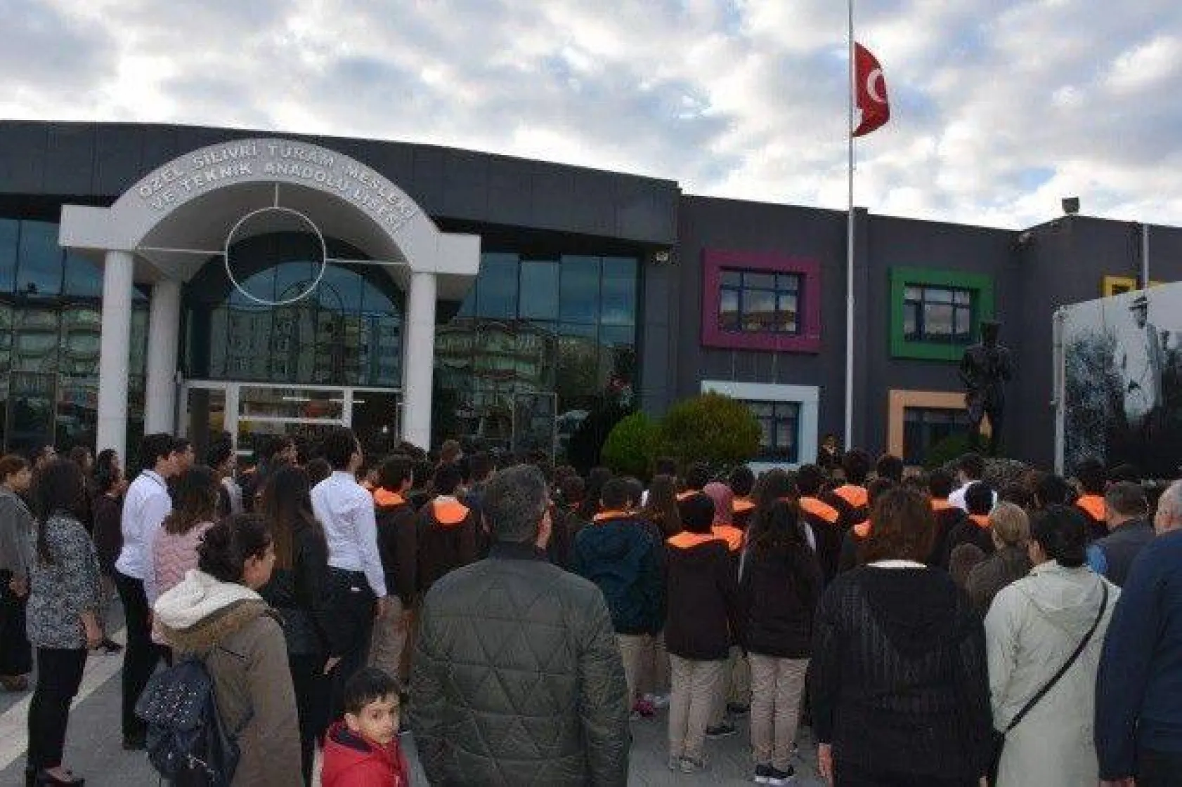 Tarım Lisesi Öğrencileri Atamızı Unutmadı