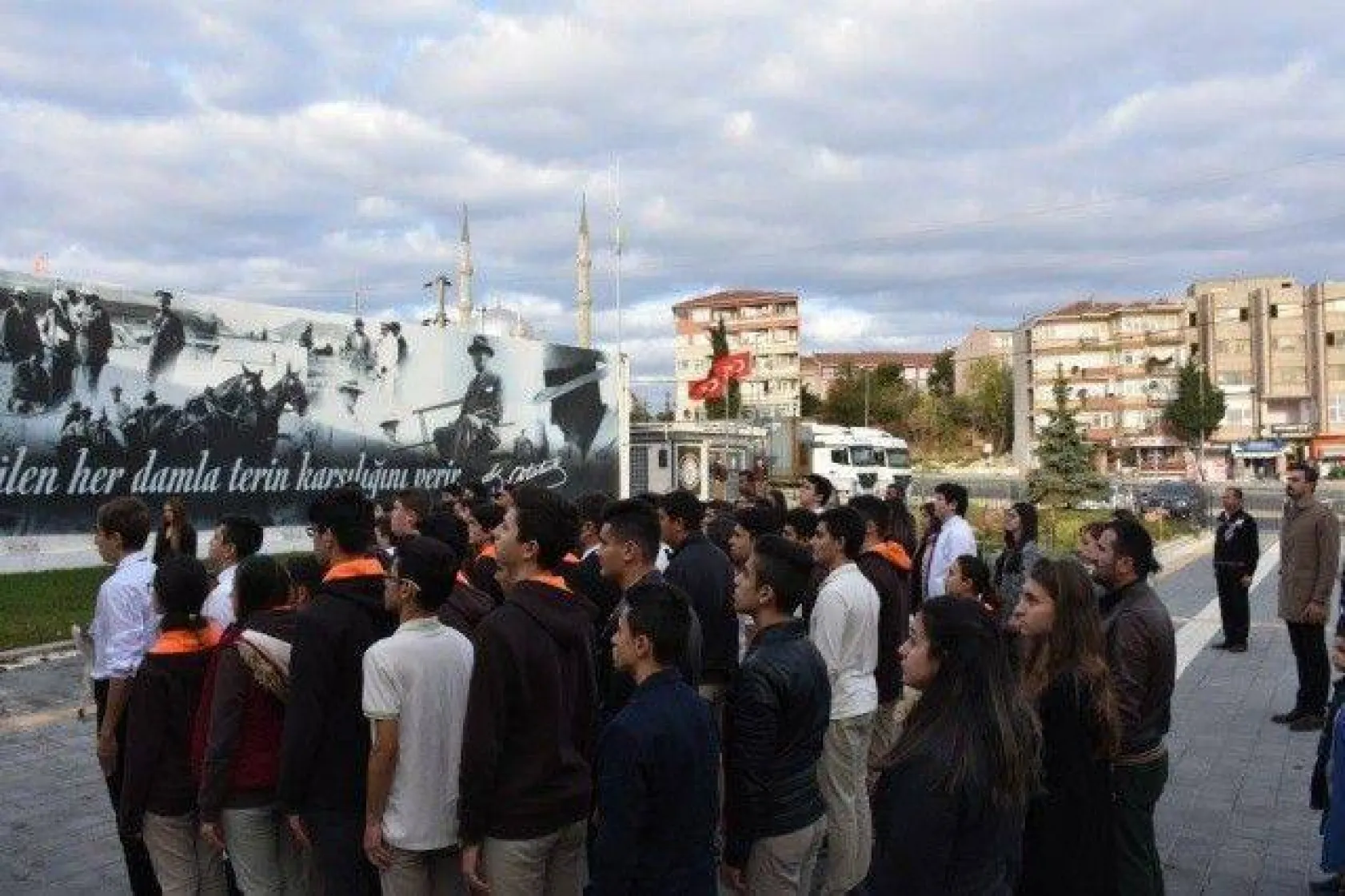 Tarım Lisesi Öğrencileri Atamızı Unutmadı