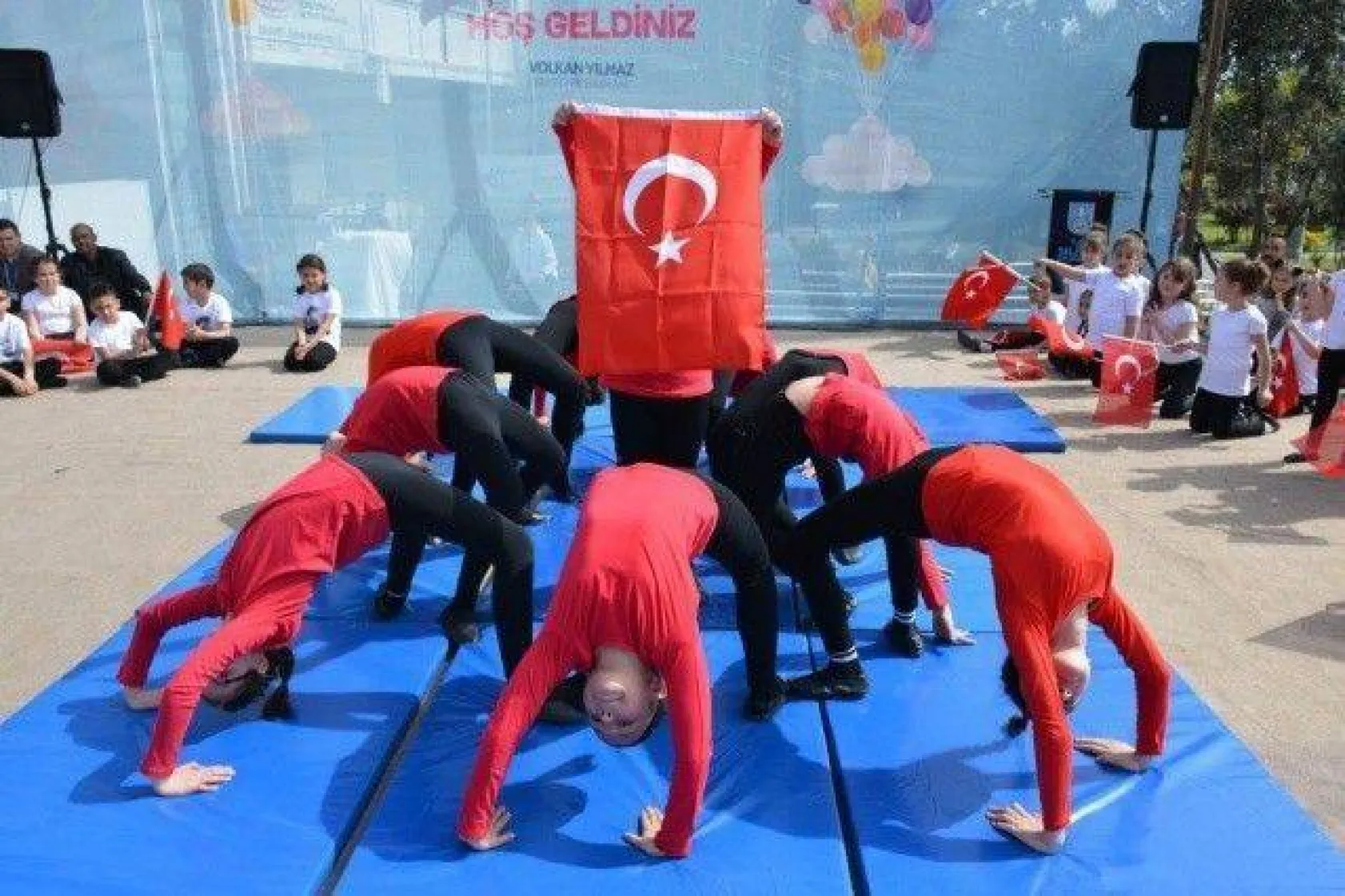 23 Nisan coşku içinde kutlandı