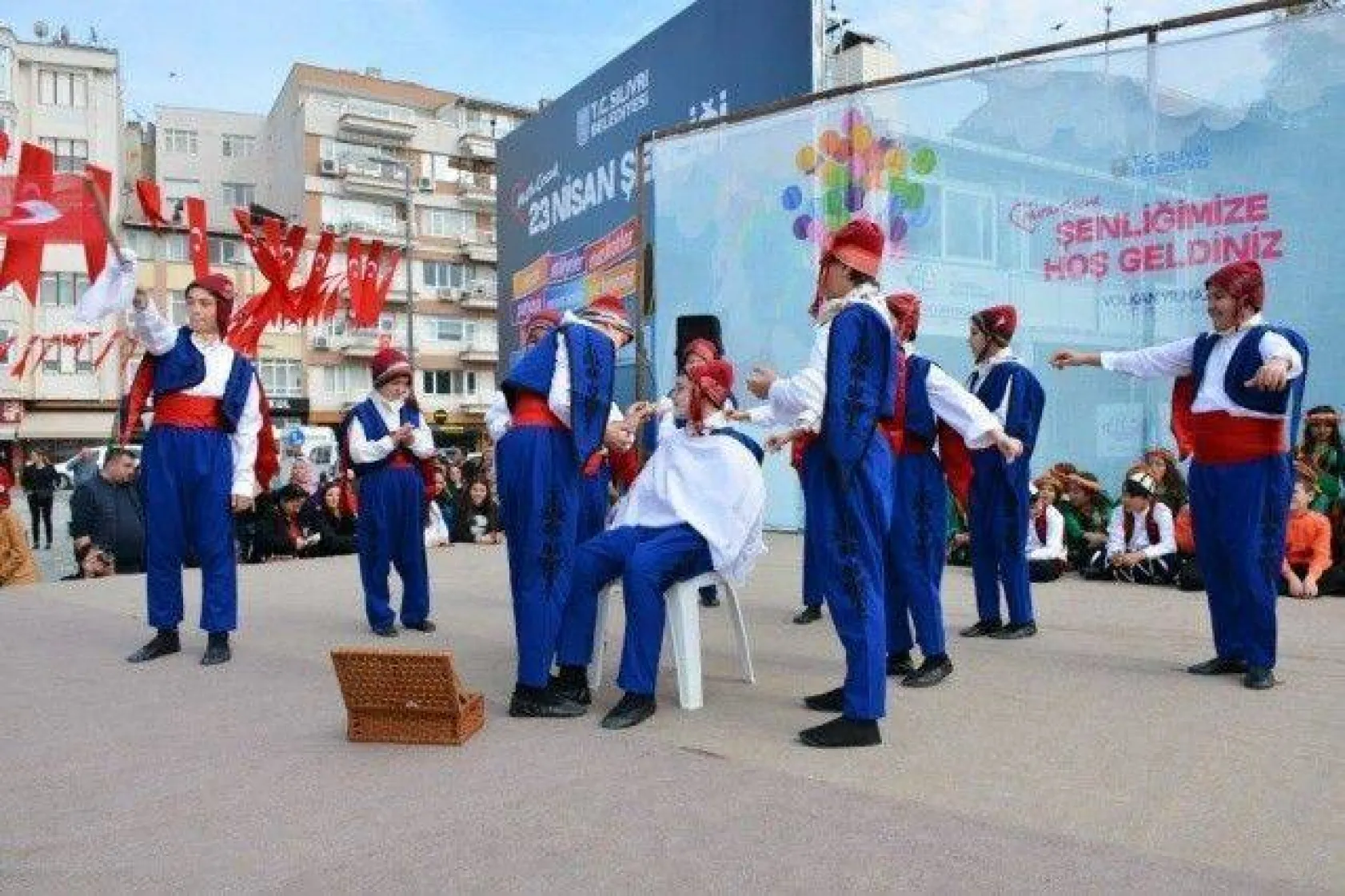 23 Nisan coşku içinde kutlandı