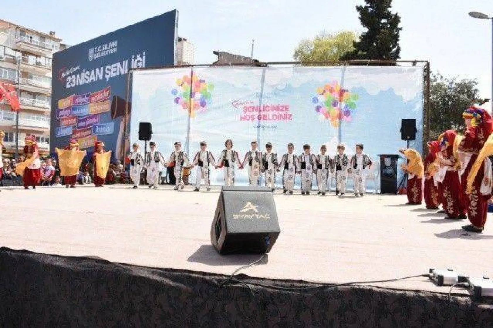 23 Nisan coşku içinde kutlandı