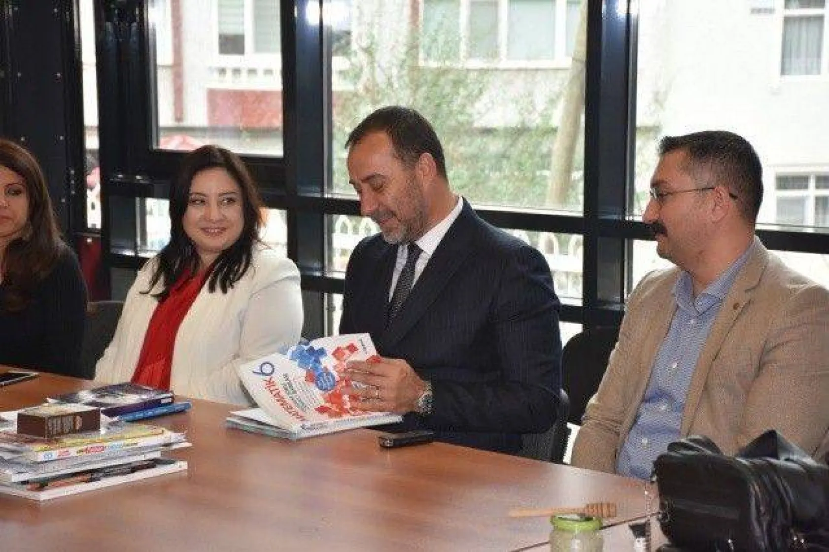 Başkan Yılmaz Öğretmenleri Ziyaret Etti