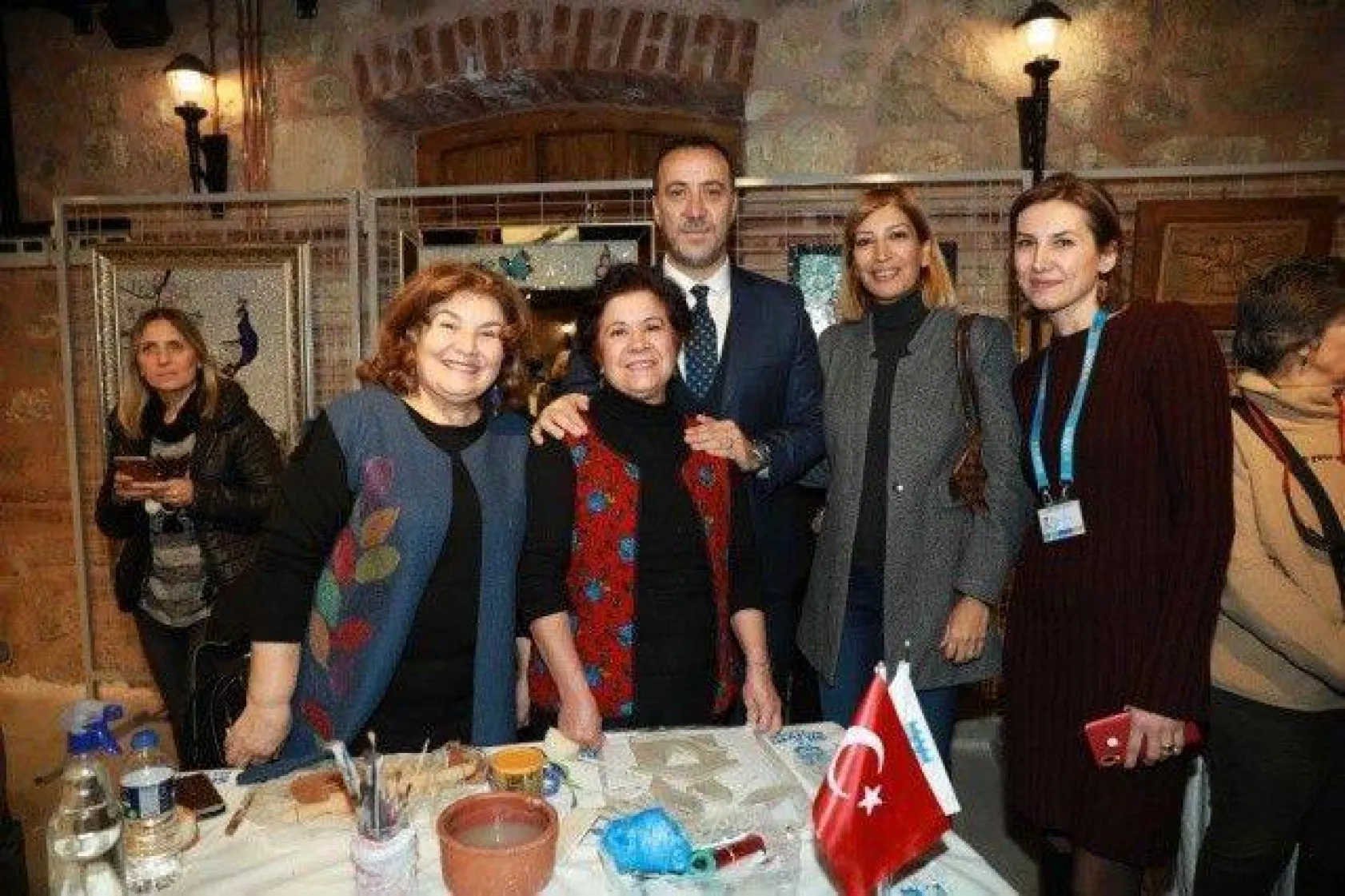 'Toprak ve Camdan Hikâyeler' Sergisi Açıldı