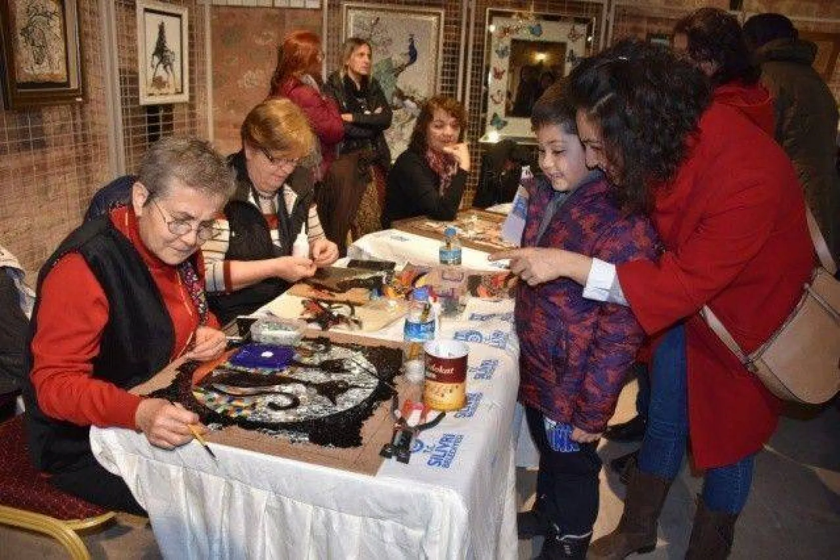 'Toprak ve Camdan Hikâyeler' Sergisi Açıldı