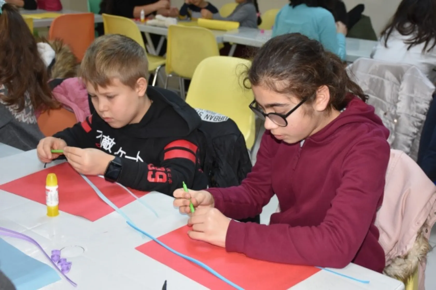 Çocuklar Anneleri ile birlikte öğreniyor