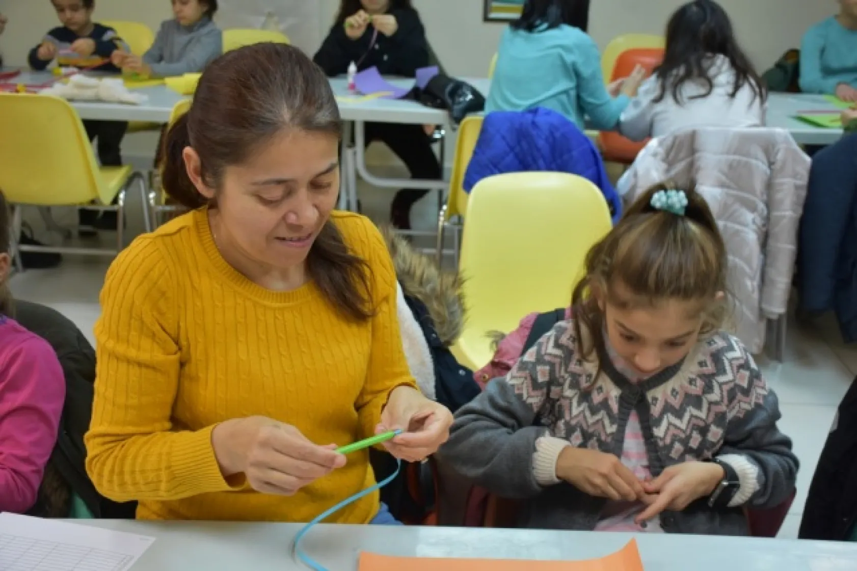 Çocuklar Anneleri ile birlikte öğreniyor