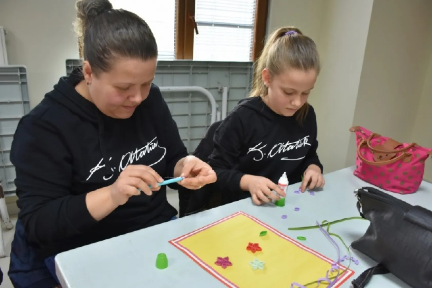 Çocuklar Anneleri ile birlikte öğreniyor