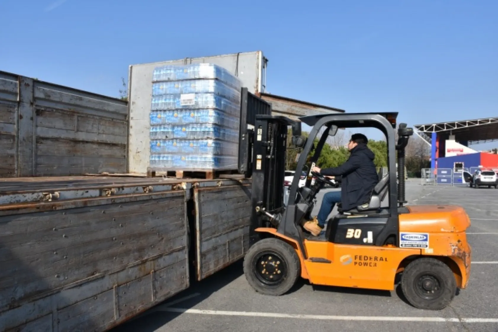 Silivri Belediyesinden Sivrice'ye yardım eli