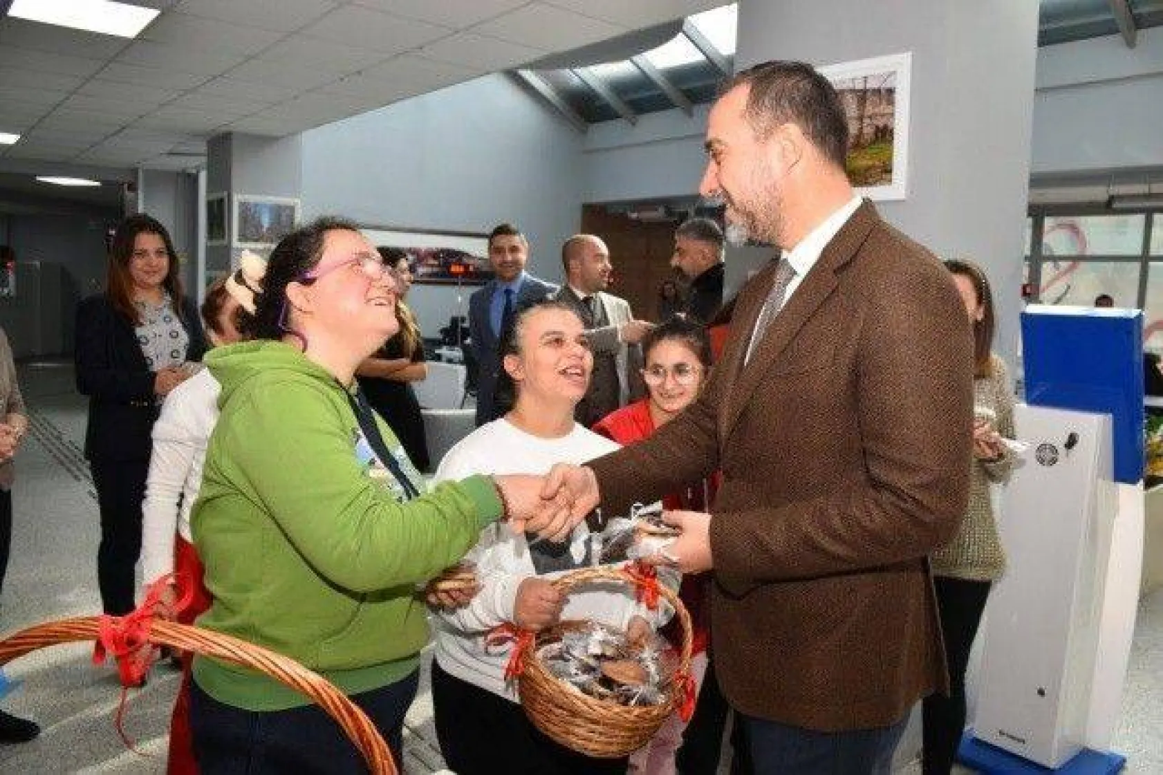 Özel Çocuklar Sevgi Kurabiyesi İkram Etti