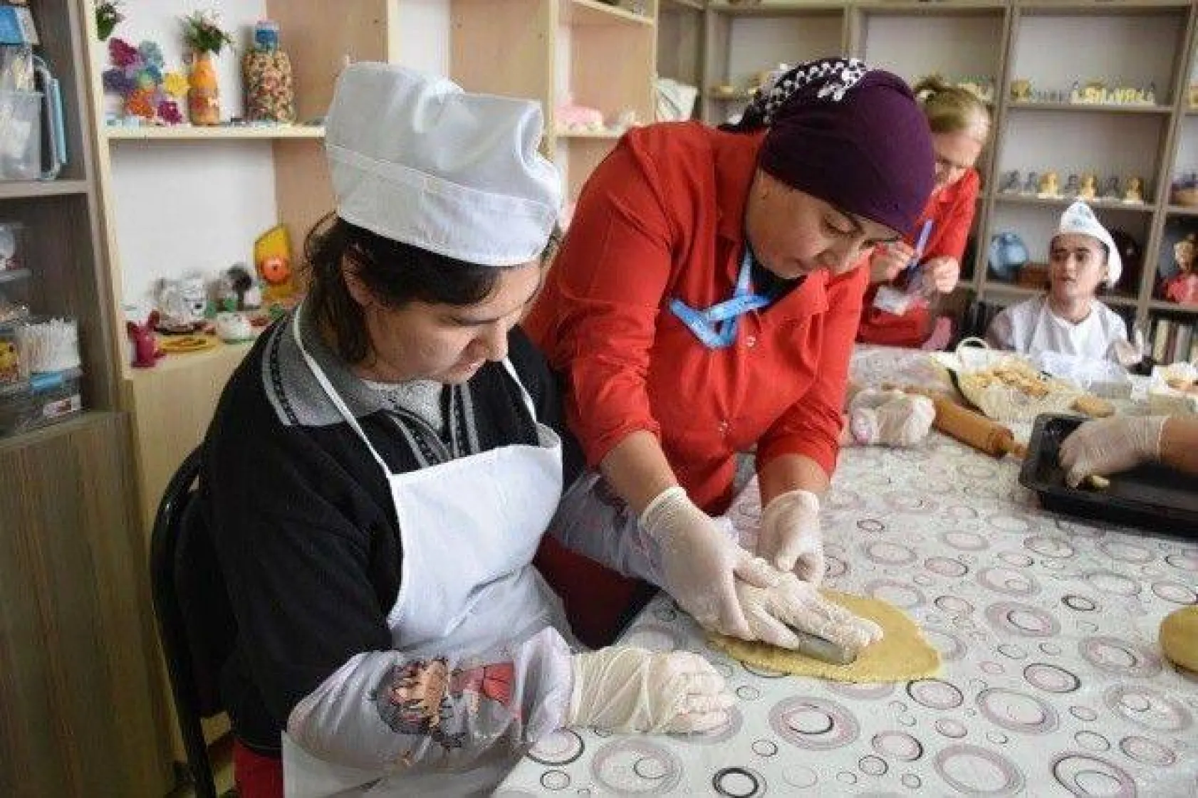 Özel Çocuklar Sevgi Kurabiyesi İkram Etti