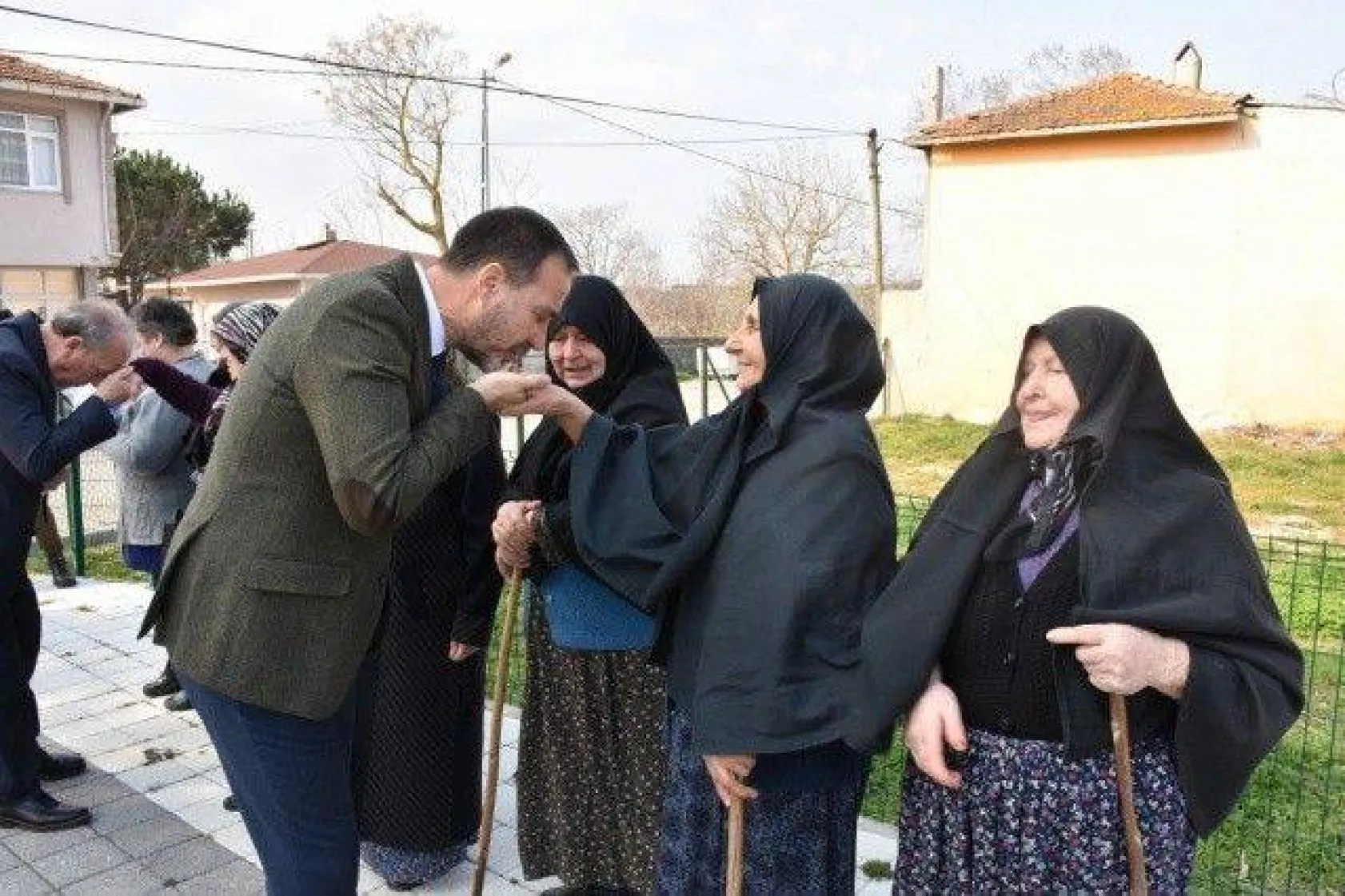 Başkan Yılmaz: 'Mahallelerin İhtiyaçlarını Gideriyoruz'