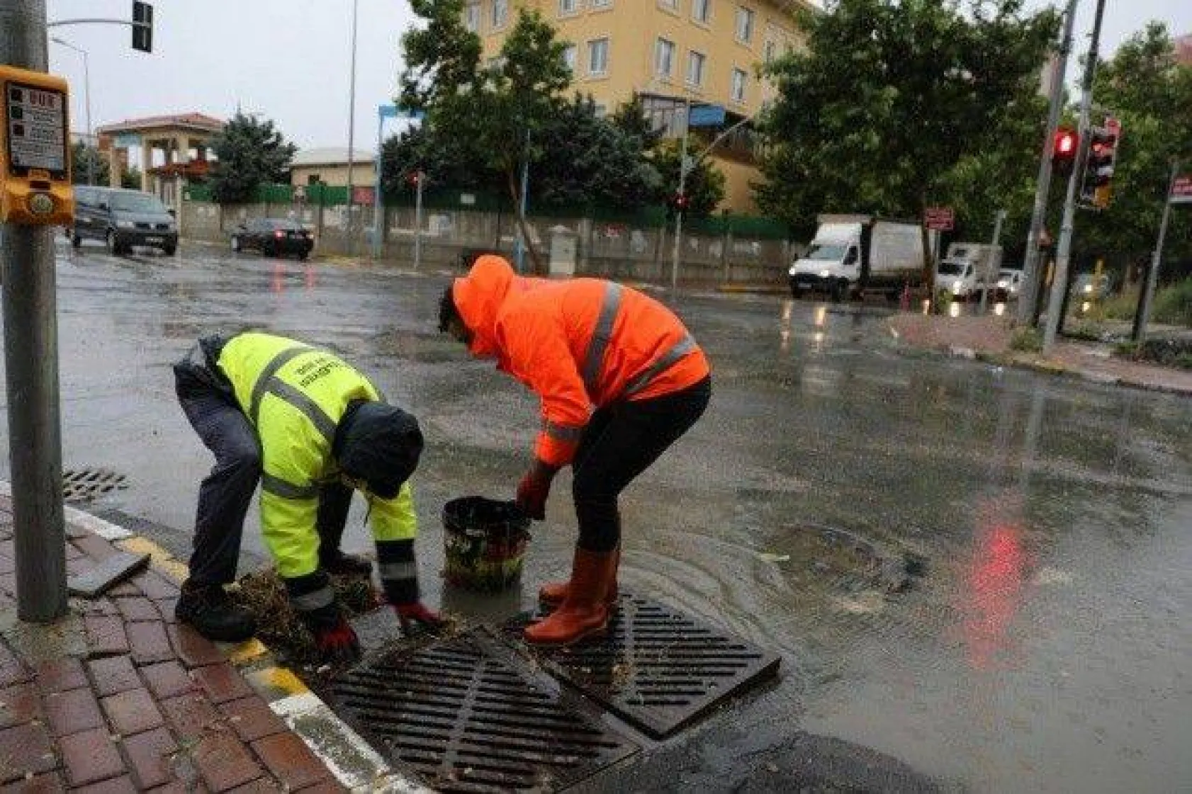 Silivri Belediyesi Yoğun Yağışta Seferber Oldu