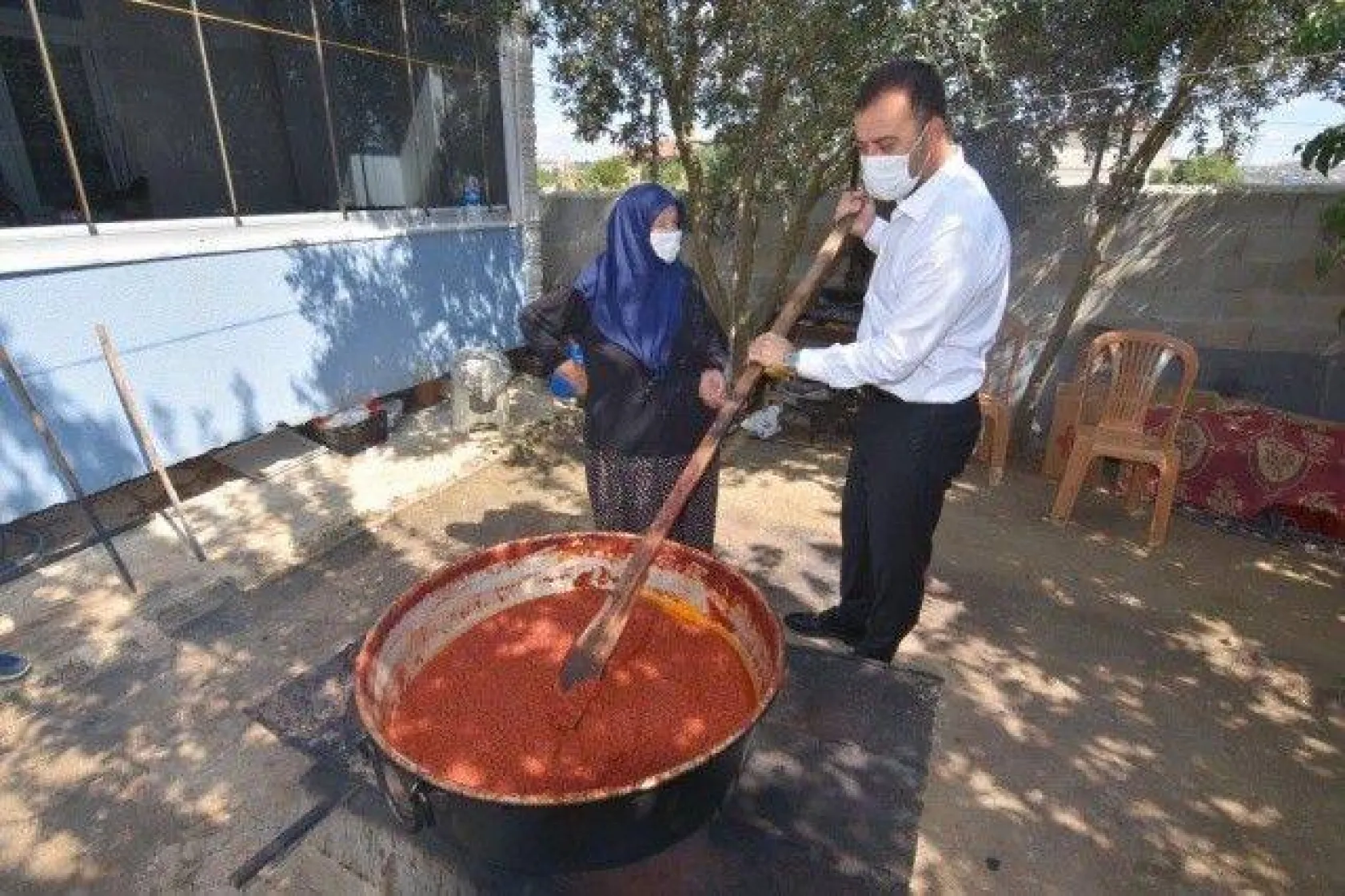 Başkan Yılmaz Karpuz ve Domates Hasadı Yaptı