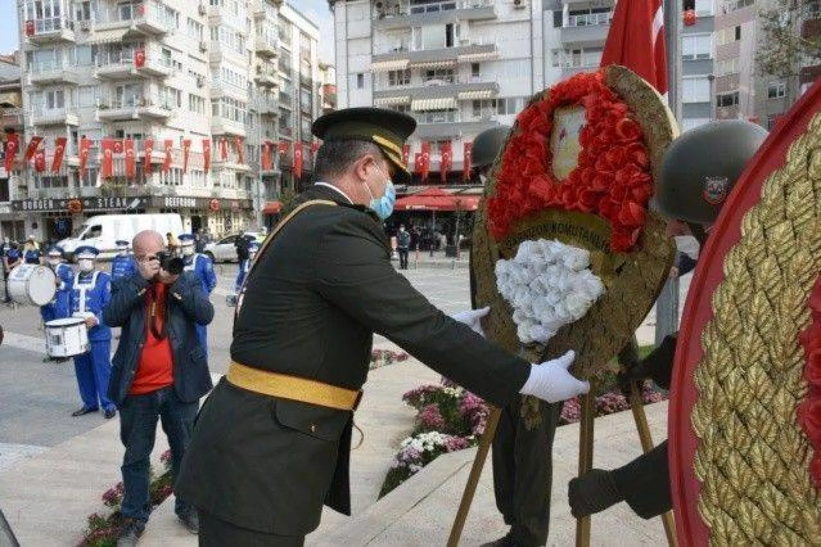 29 Ekim Kutlamaları Çelenk Sunumu ile Başladı