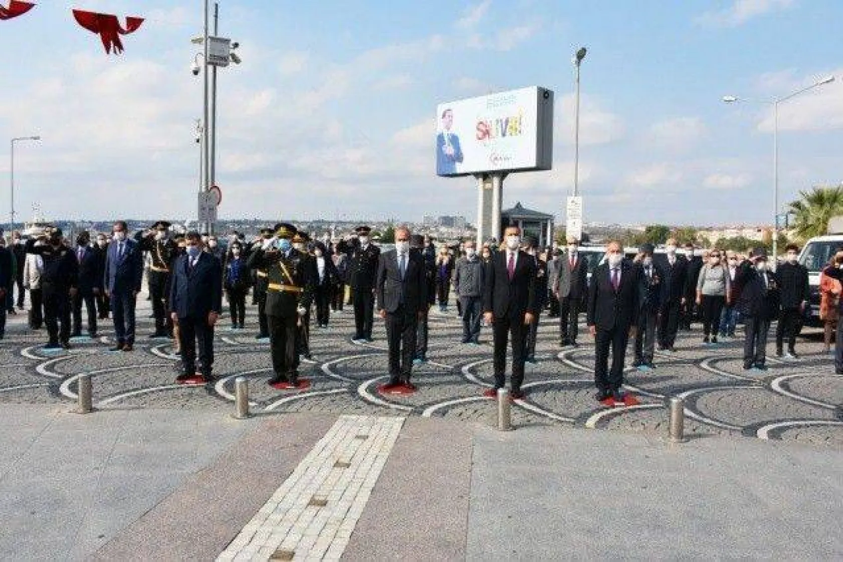 29 Ekim Kutlamaları Çelenk Sunumu ile Başladı