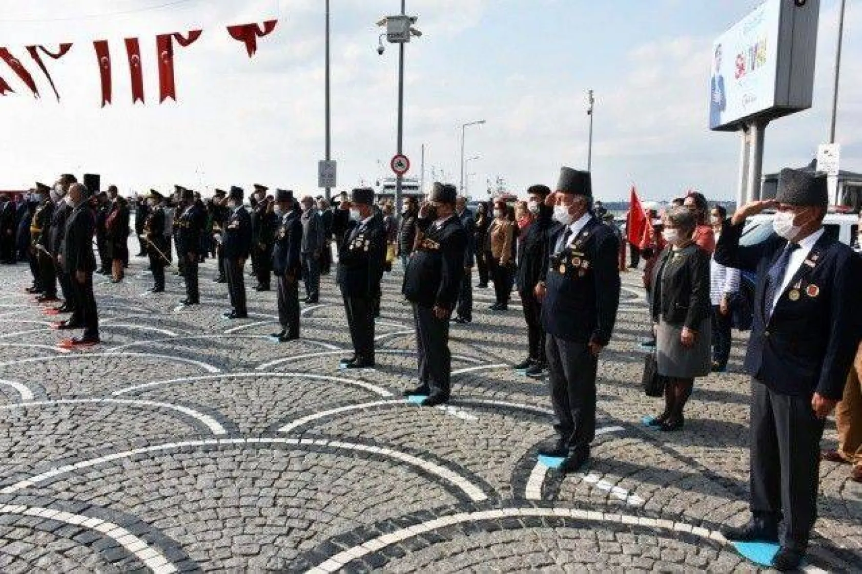 29 Ekim Kutlamaları Çelenk Sunumu ile Başladı