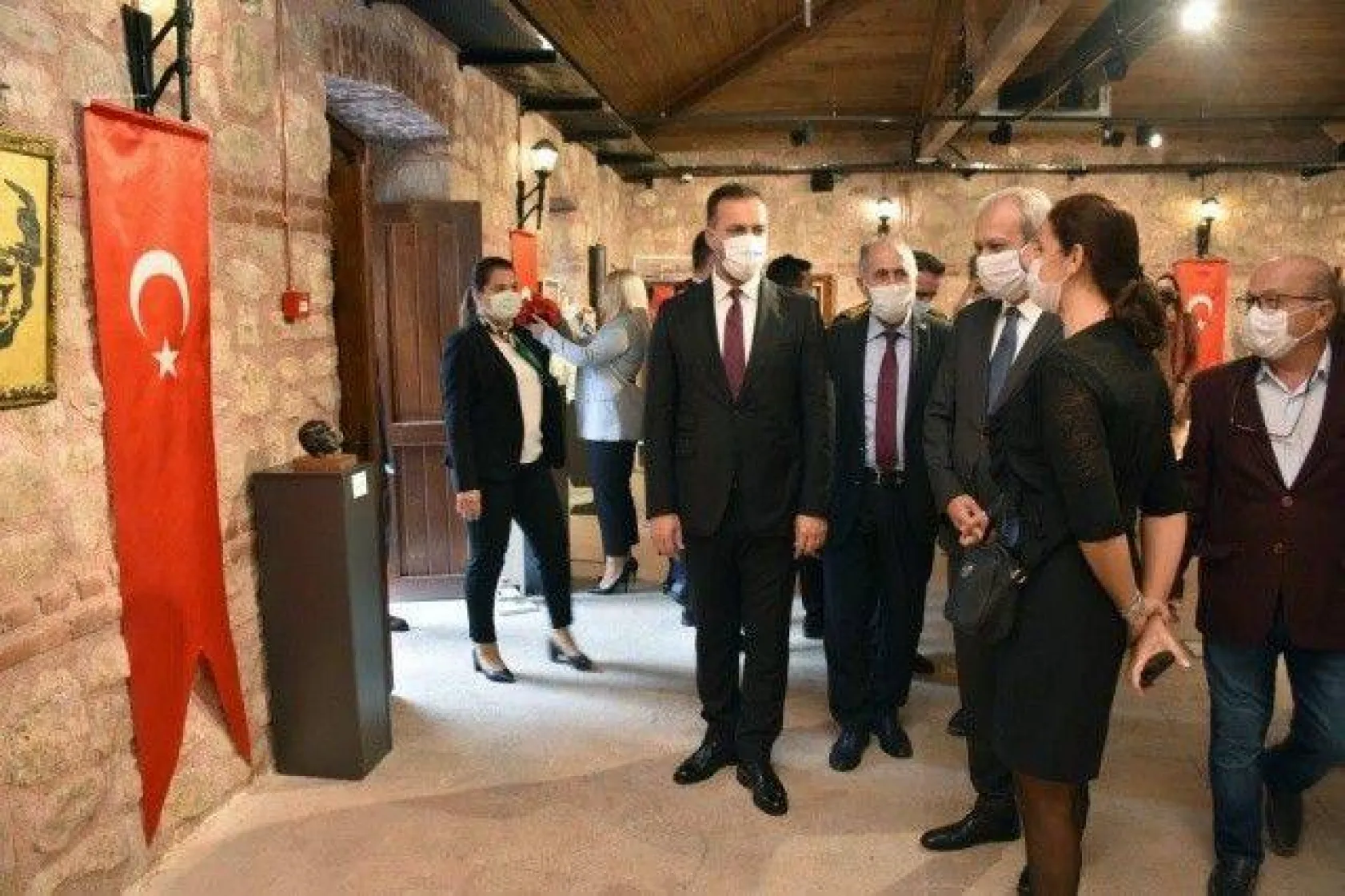 29 Ekim Kutlamaları Çelenk Sunumu ile Başladı