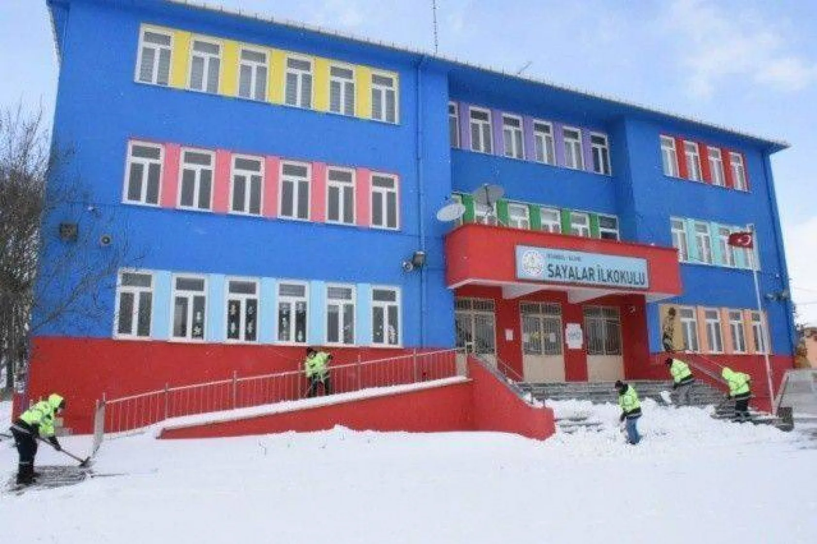 Okul Bahçeleri Öğrenciler İçin Temizlendi