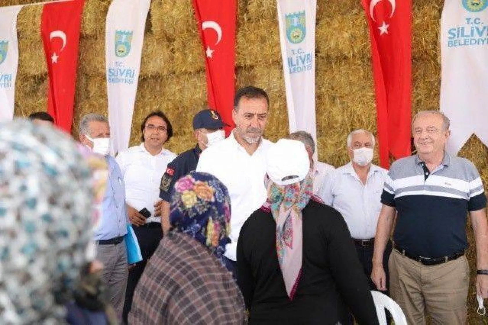 Silivri'de Coşkulu Saman Dağıtım Töreni