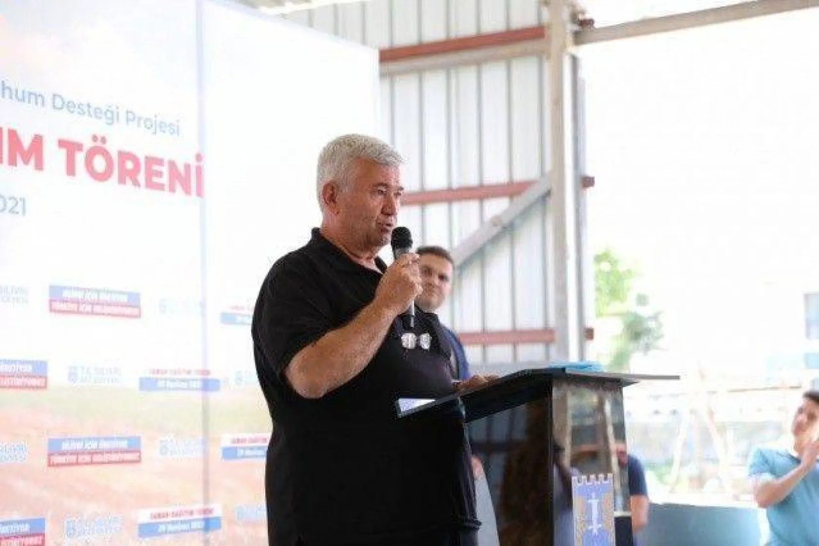 Silivri'de Coşkulu Saman Dağıtım Töreni