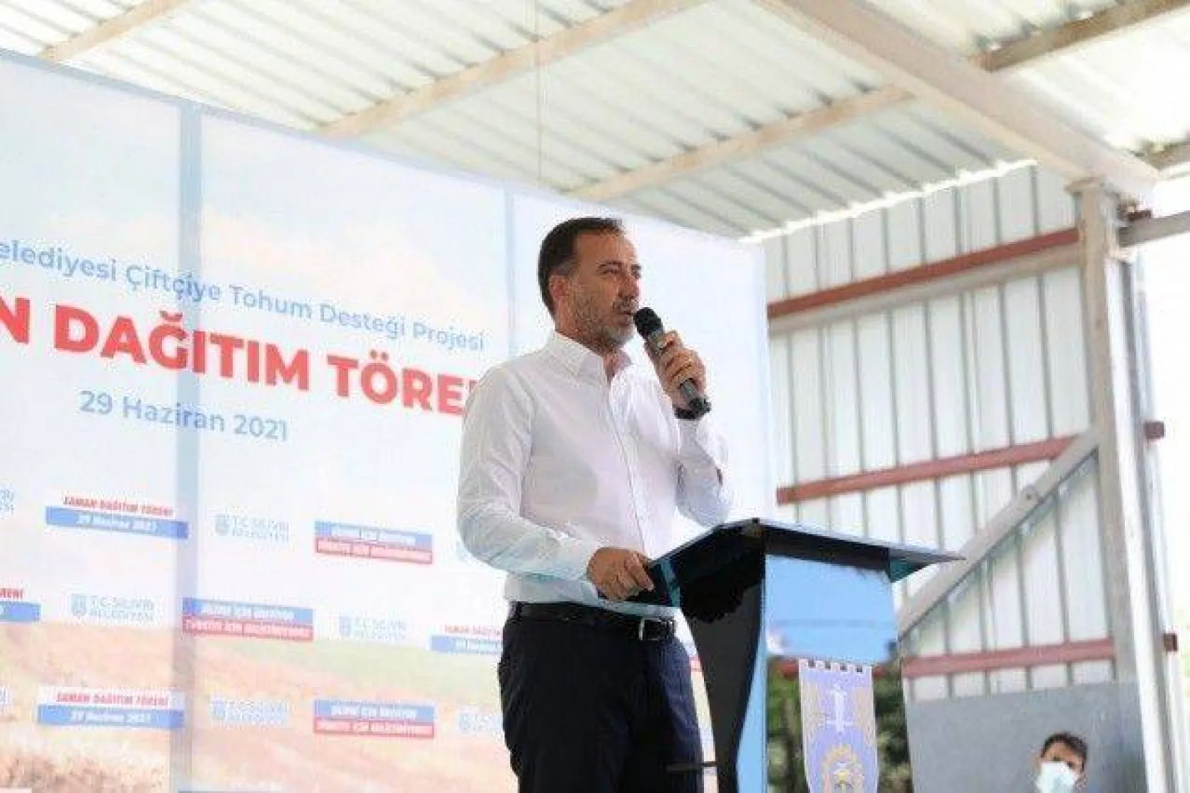 Silivri'de Coşkulu Saman Dağıtım Töreni