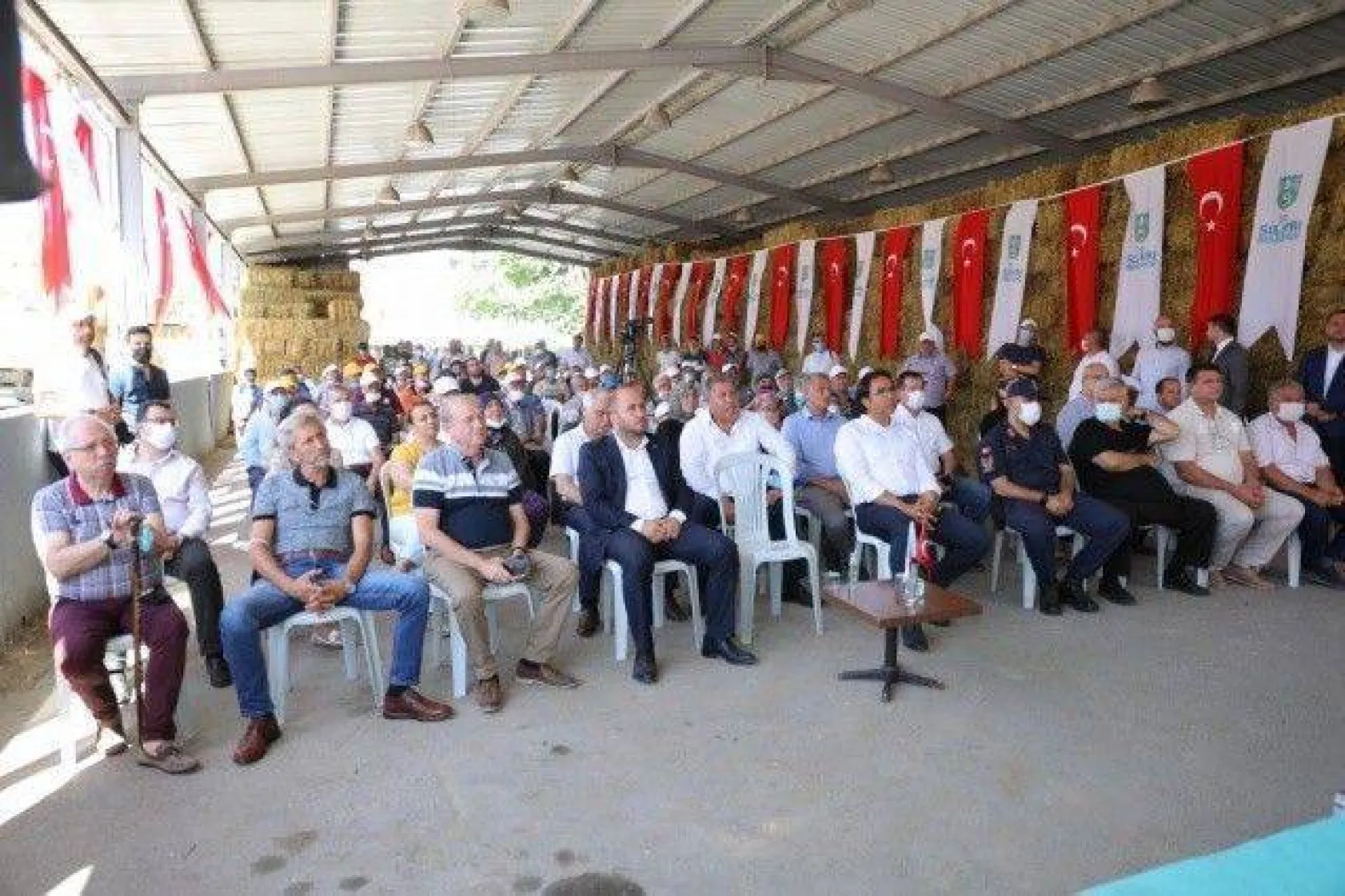 Silivri'de Coşkulu Saman Dağıtım Töreni