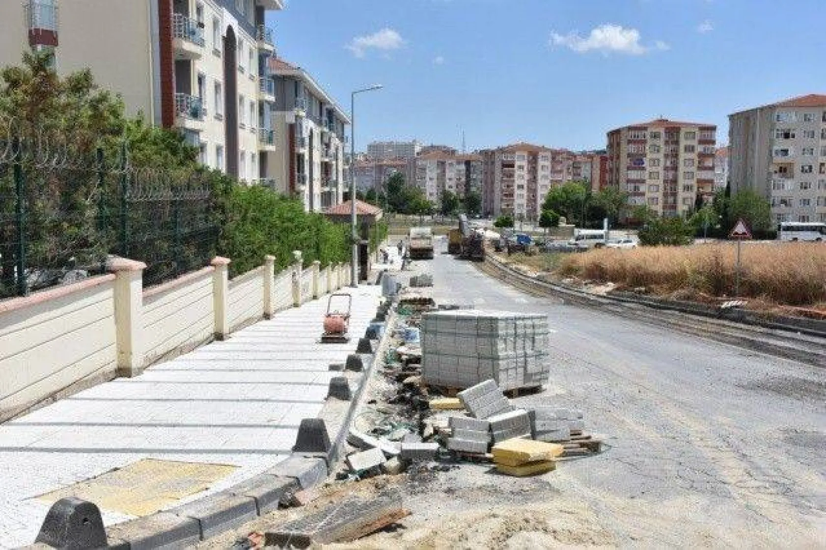 Silivri Belediyesinin Asfalt Mesaisi Devam Ediyor