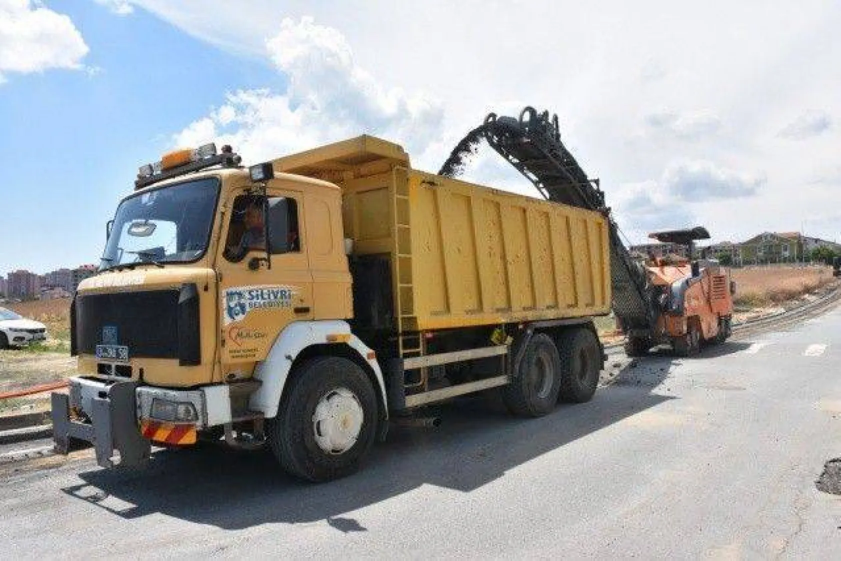 Silivri Belediyesinin Asfalt Mesaisi Devam Ediyor