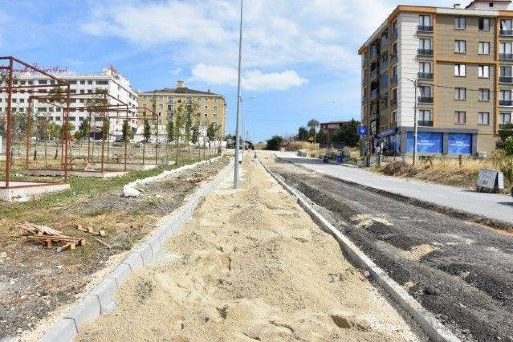 Silivri Belediyesinin Asfalt Mesaisi Devam Ediyor