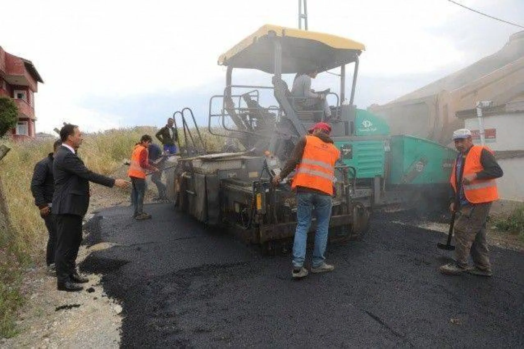 Silivri Belediyesinin Asfalt Mesaisi Devam Ediyor