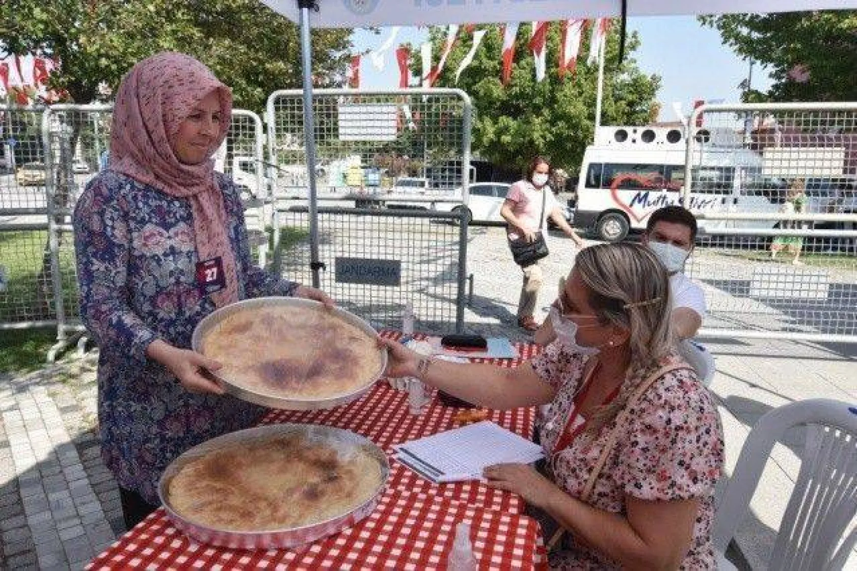 Ortaköy'de Börekler Yarıştı