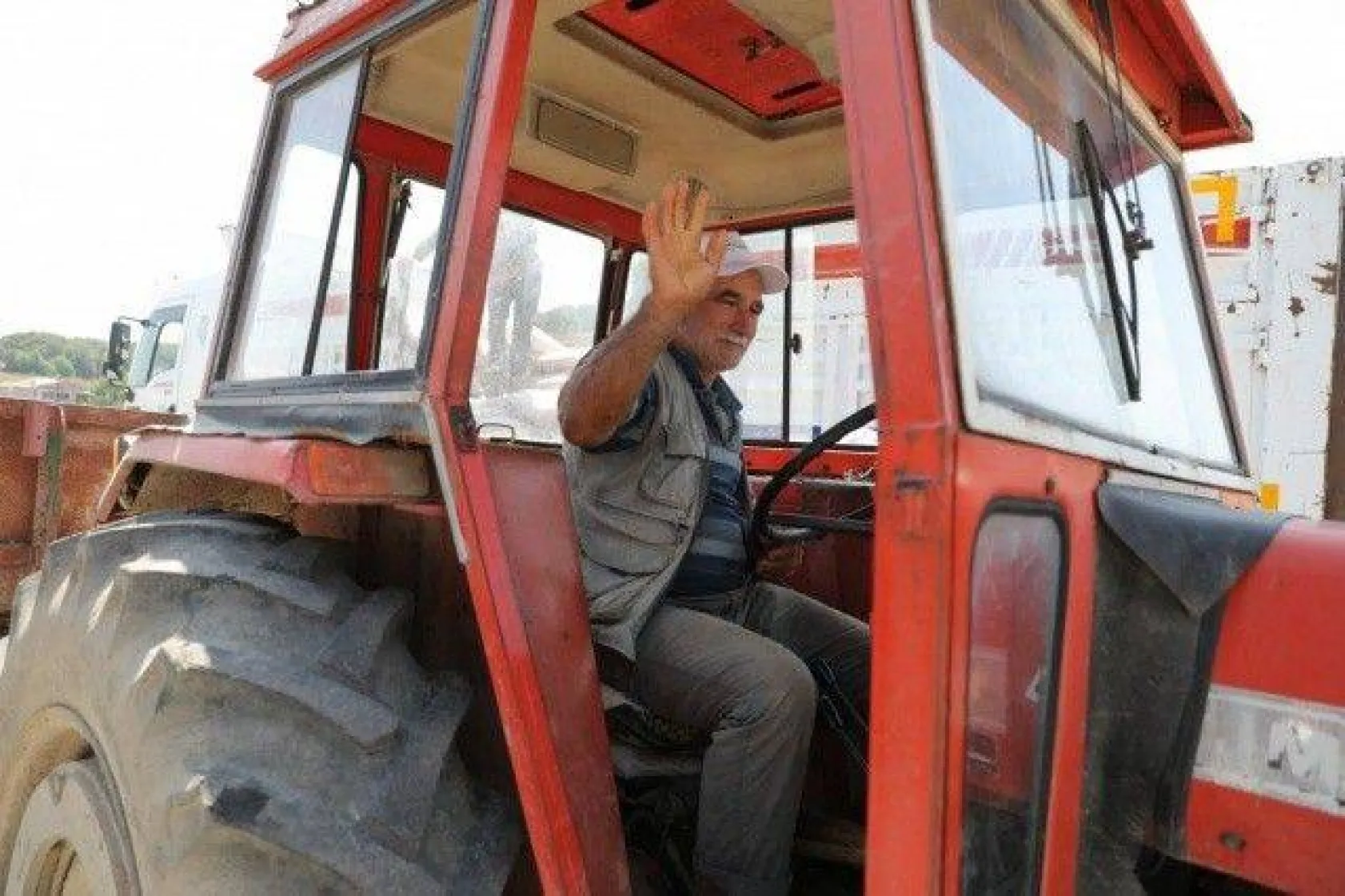 Çayırdere'de Ses Getiren Tohumluk Arpa Dağıtımı