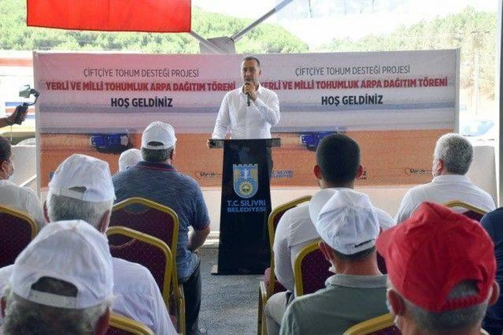 Çayırdere'de Ses Getiren Tohumluk Arpa Dağıtımı