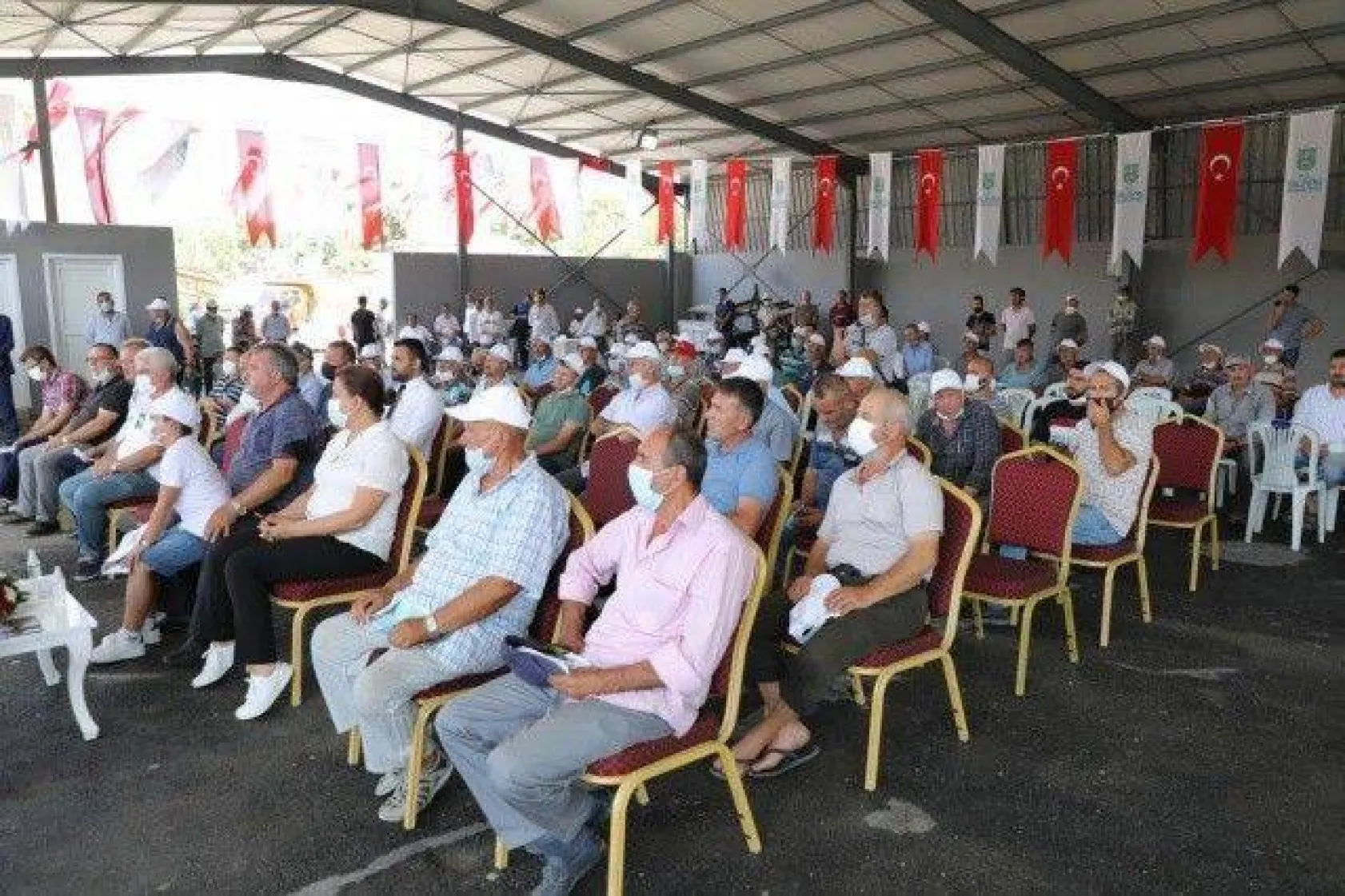 Çayırdere'de Ses Getiren Tohumluk Arpa Dağıtımı