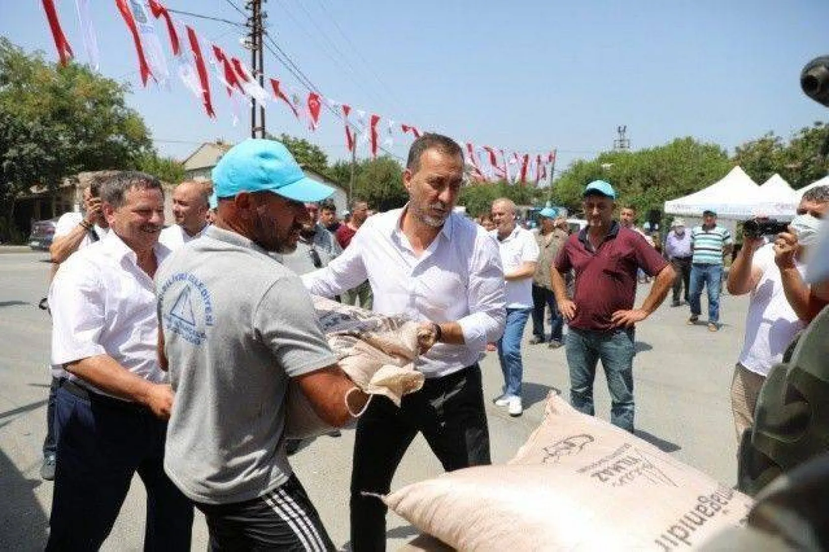 Kurfallı'da Üreticiler Tohumluk Arpa Sevinci Yaşadı